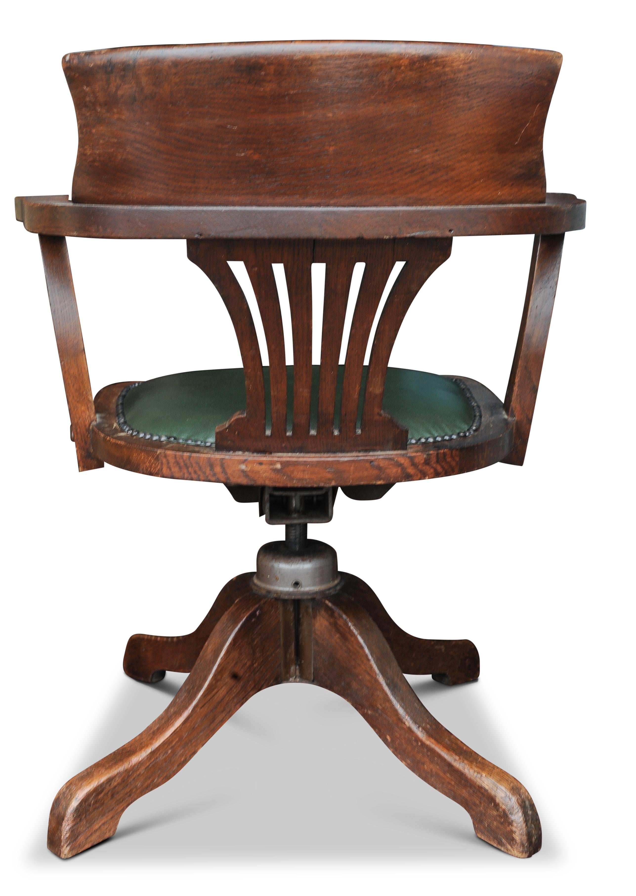 Early 20th Century Hillcrest Oak Rail Back Leather Revolving Desk Chair In Good Condition For Sale In High Wycombe, GB