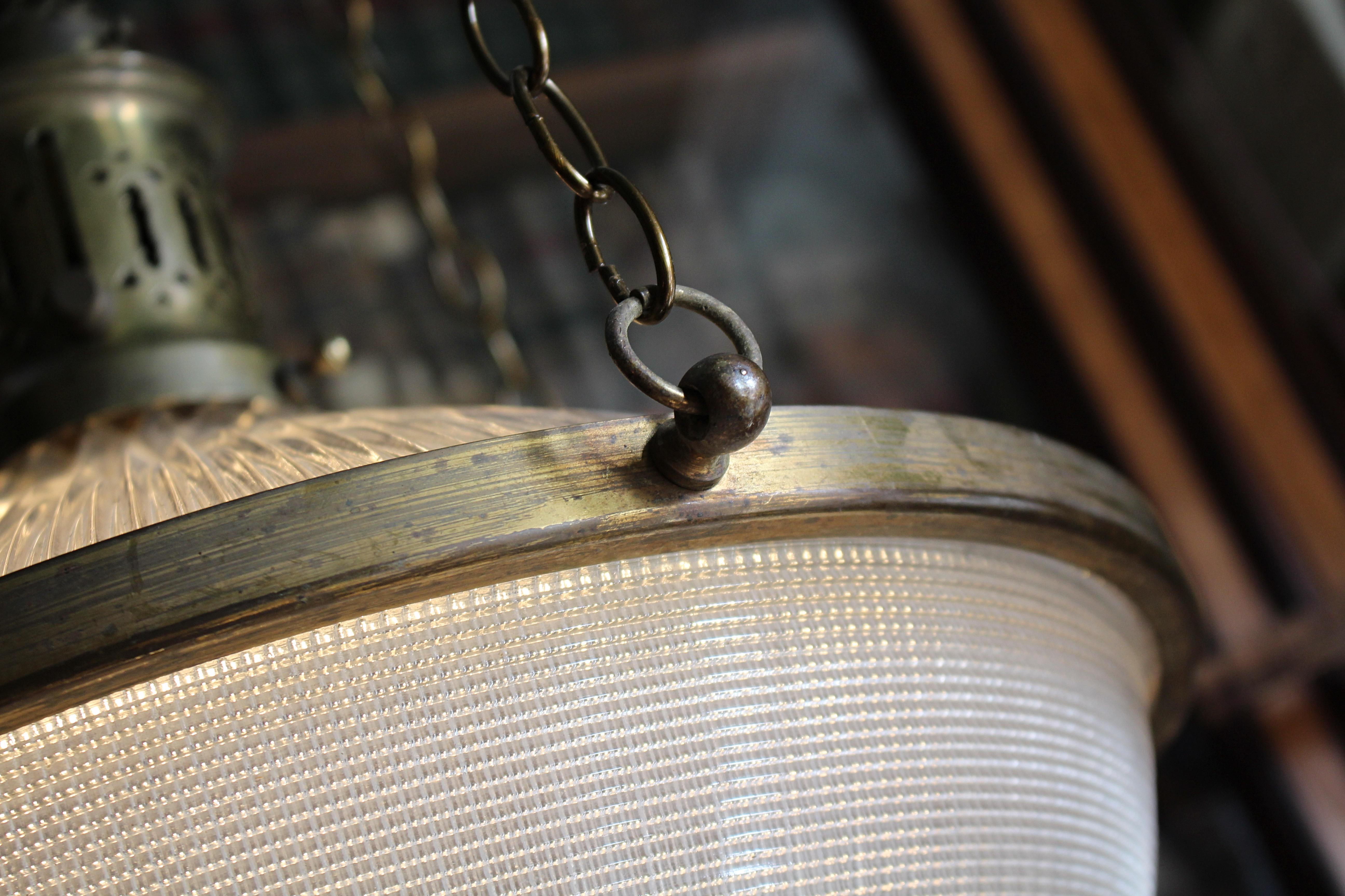 Große Holophane Blondel Stiletto-Pendelleuchte aus dem frühen 20. Jahrhundert im Zustand „Gut“ im Angebot in Lowestoft, GB