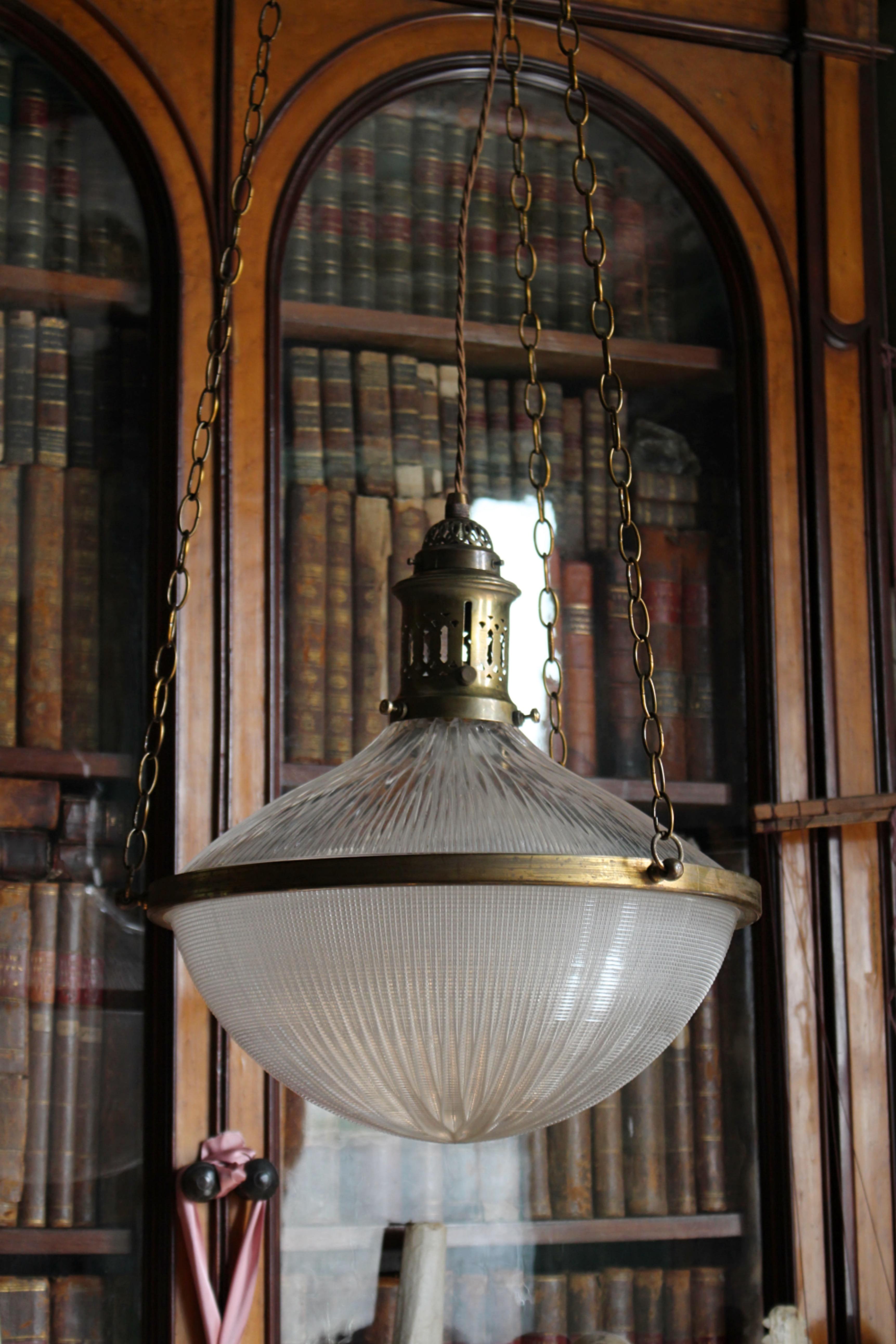 Début du 20e siècle, énorme lampe suspendue en Holophane Blondel Stiletto en vente 3