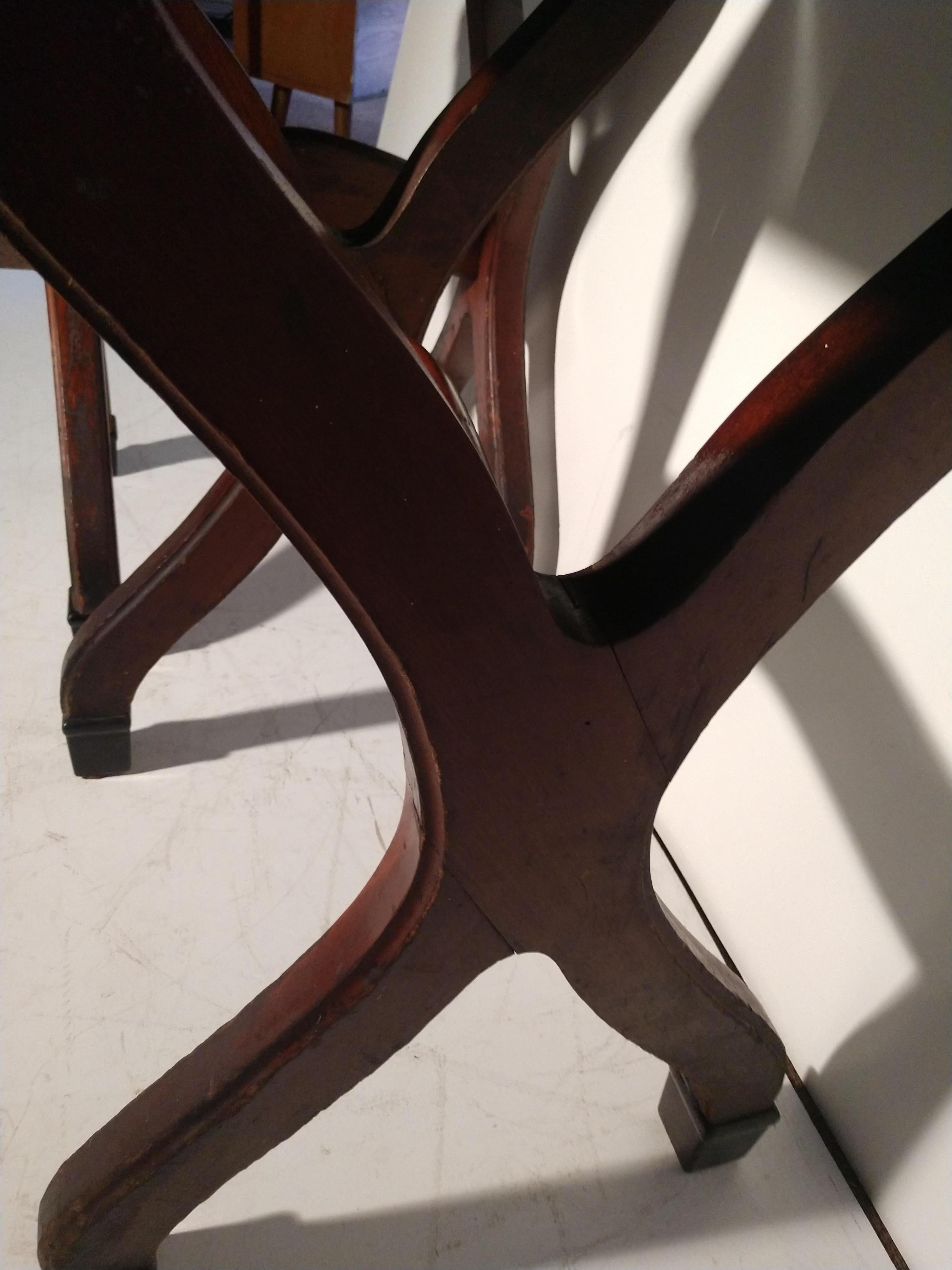Verre Tables de salle à manger crème glacée du début du XXe siècle avec plateau en verre noir d'origine en vente