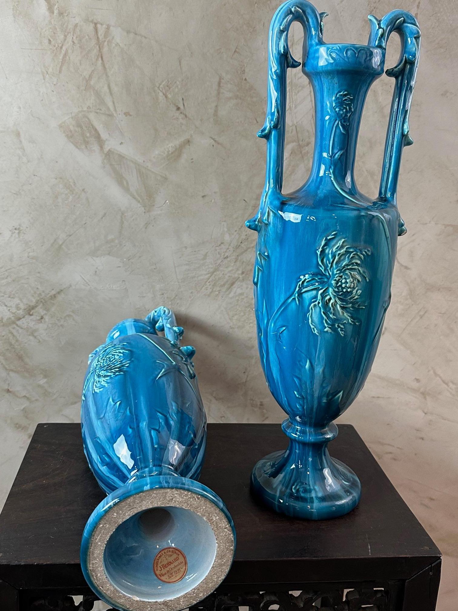 Inizio XX secolo Nel gusto di Delphin Massier Coppia di vasi di faience in vendita 4