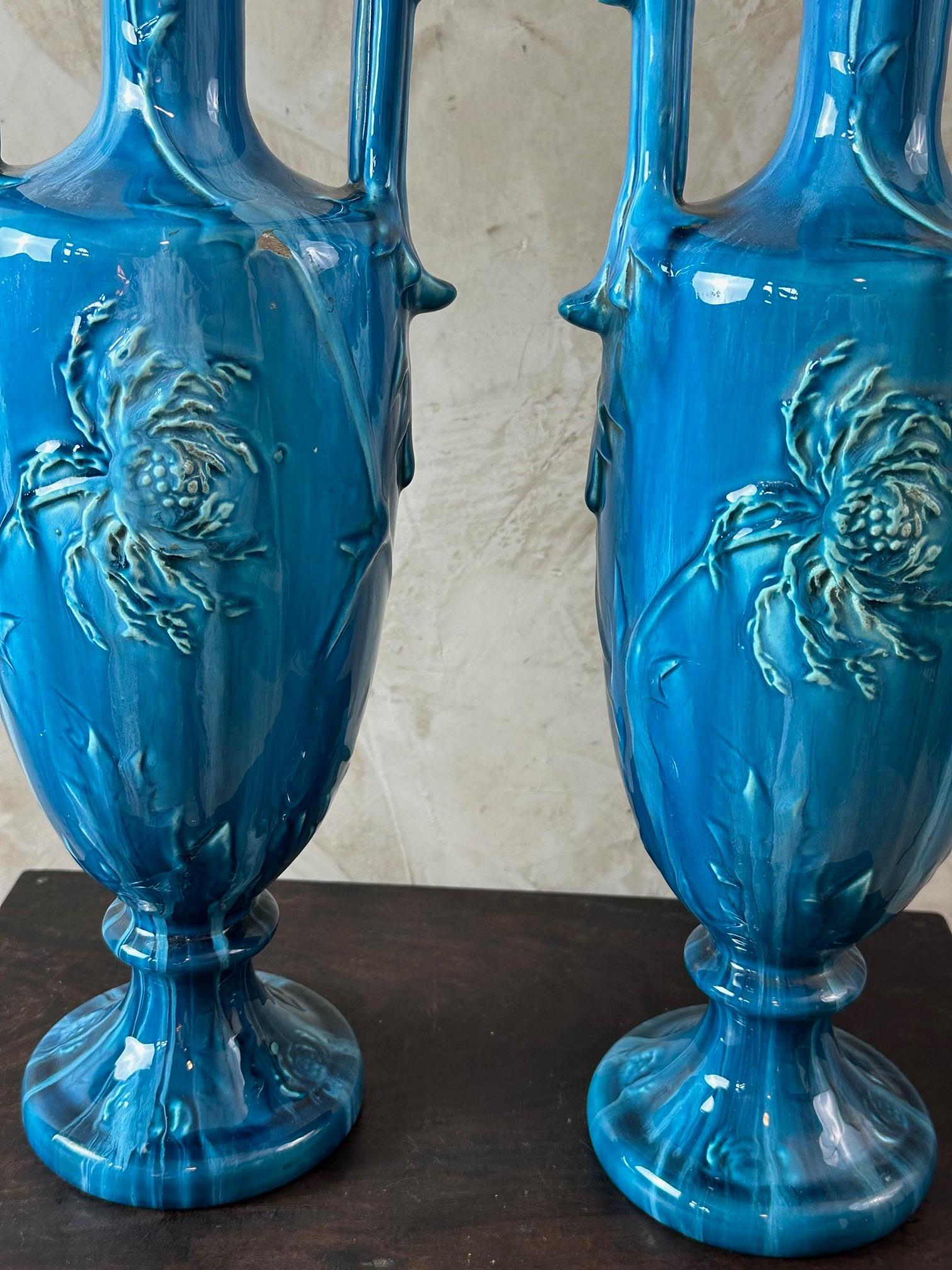 Inizio XX secolo Nel gusto di Delphin Massier Coppia di vasi di faience in vendita 3