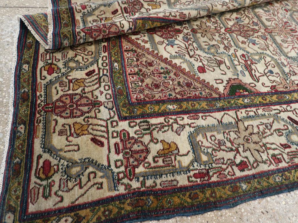 Tappeto d'accento indiano Agra dei primi del Novecento in vendita 1