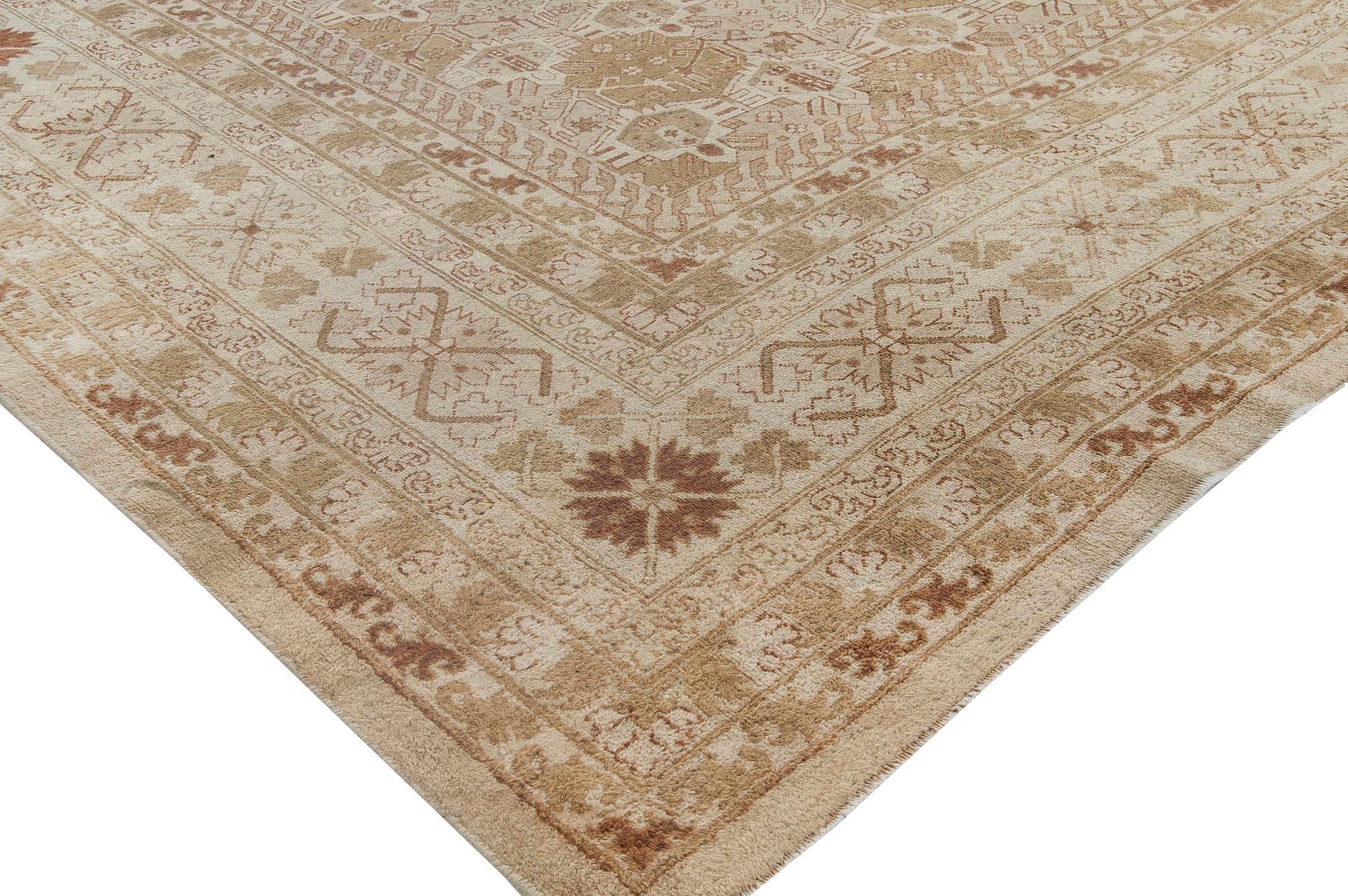 Early 20th Century Indian Amritsar Handmade Rug For Sale 1