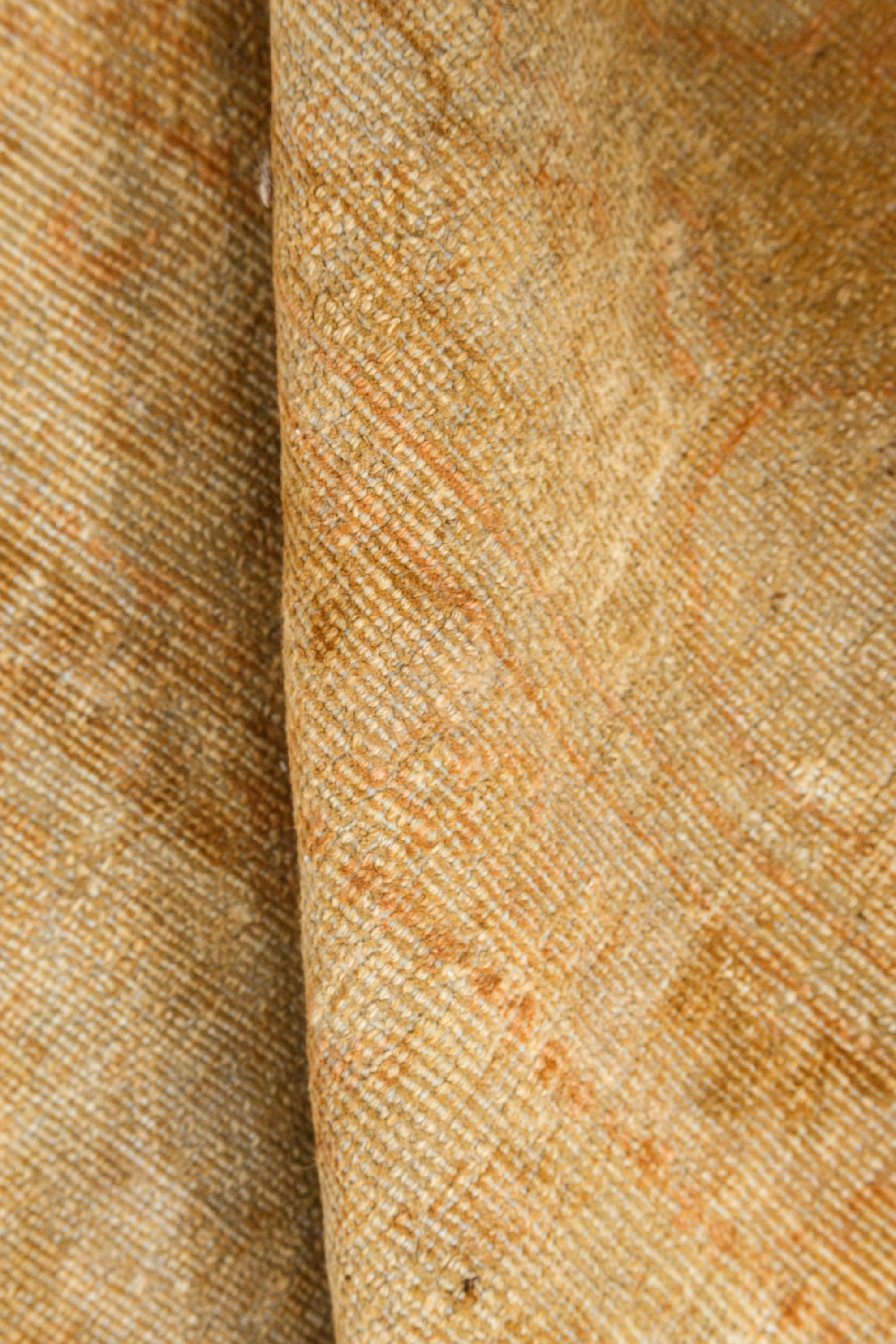 Early 20th century Indian Amritsar handmade wool rug.
Size: 12'0