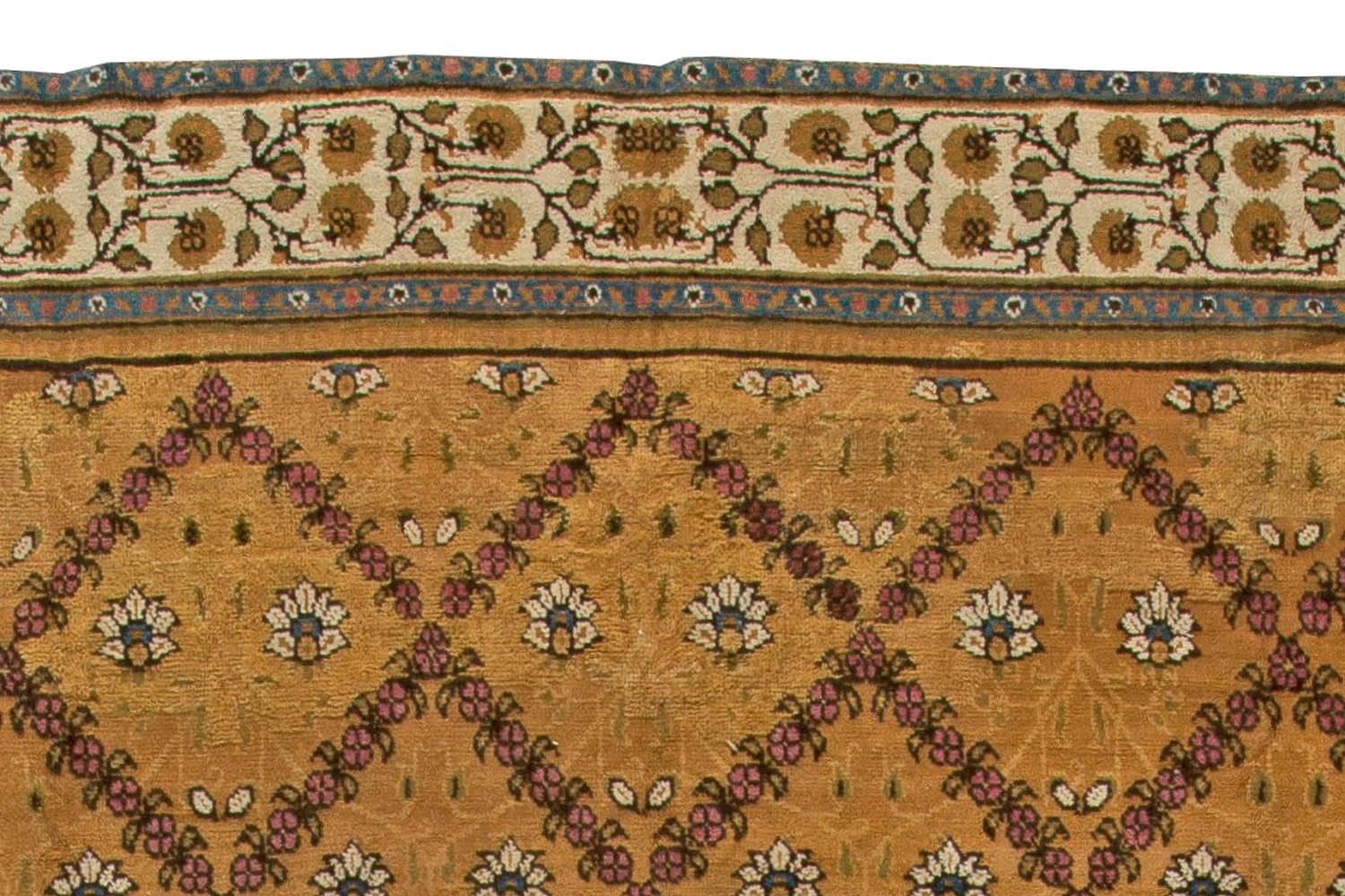Early 20th Century Indian Botanic Handmade Wool Rug For Sale 2