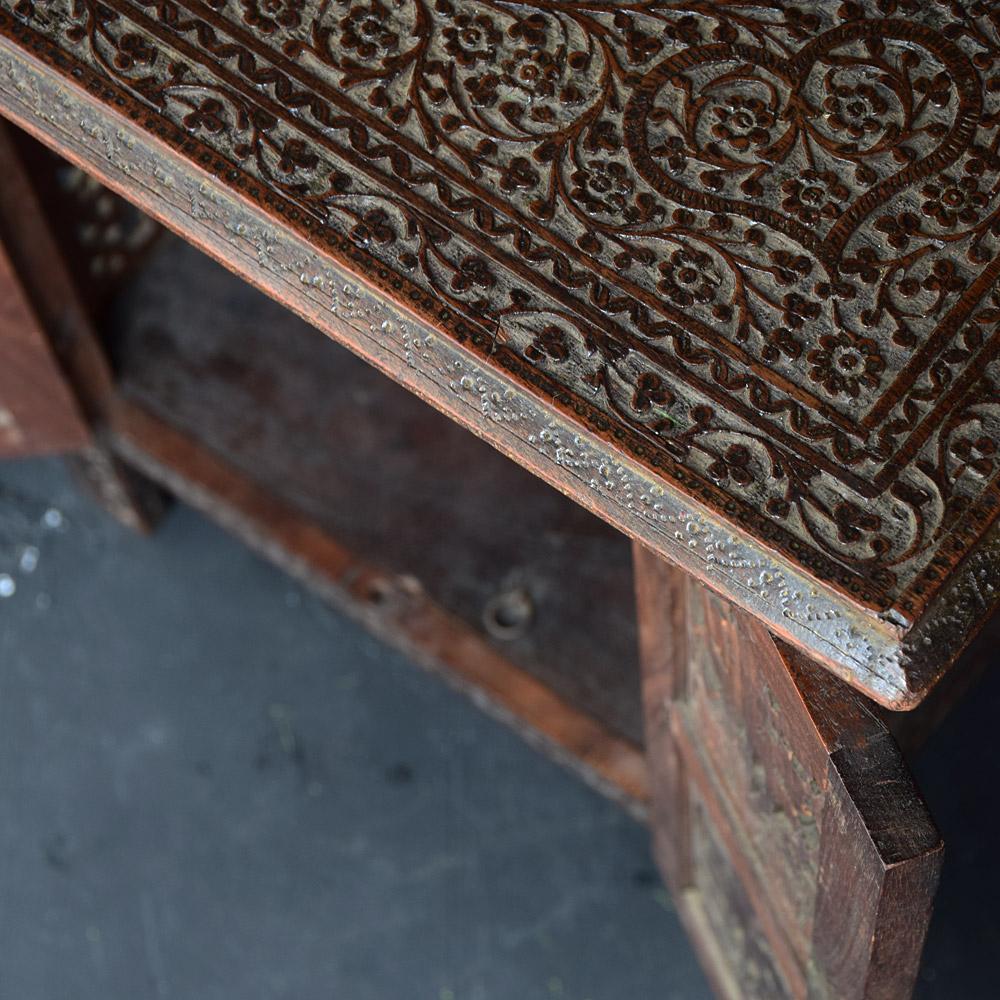 Early 20th Century Indian Carved Table For Sale 7