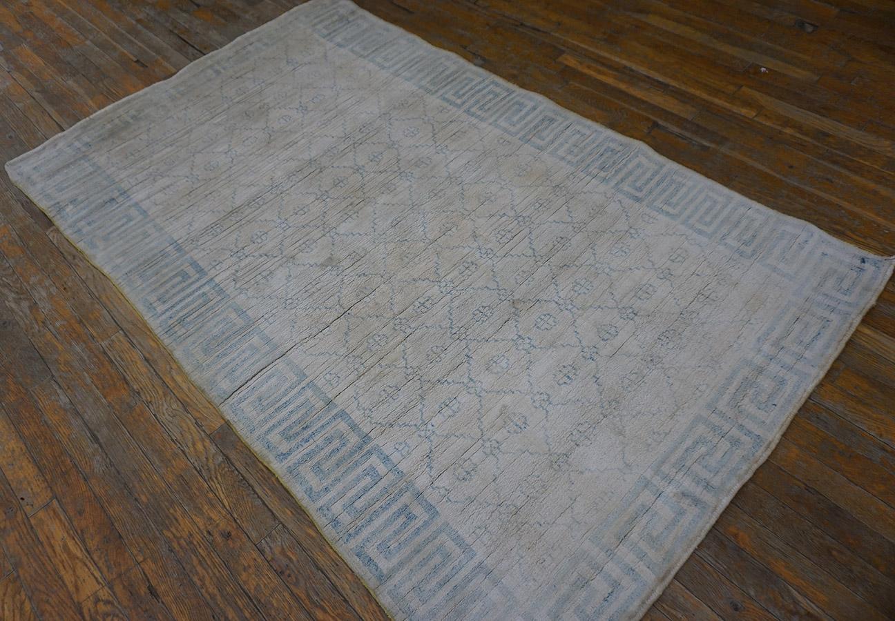 Indischer Agra-Teppich aus Baumwolle des frühen 20. Jahrhunderts ( 4'' x 6''6 - 122 x 198) (Handgeknüpft) im Angebot