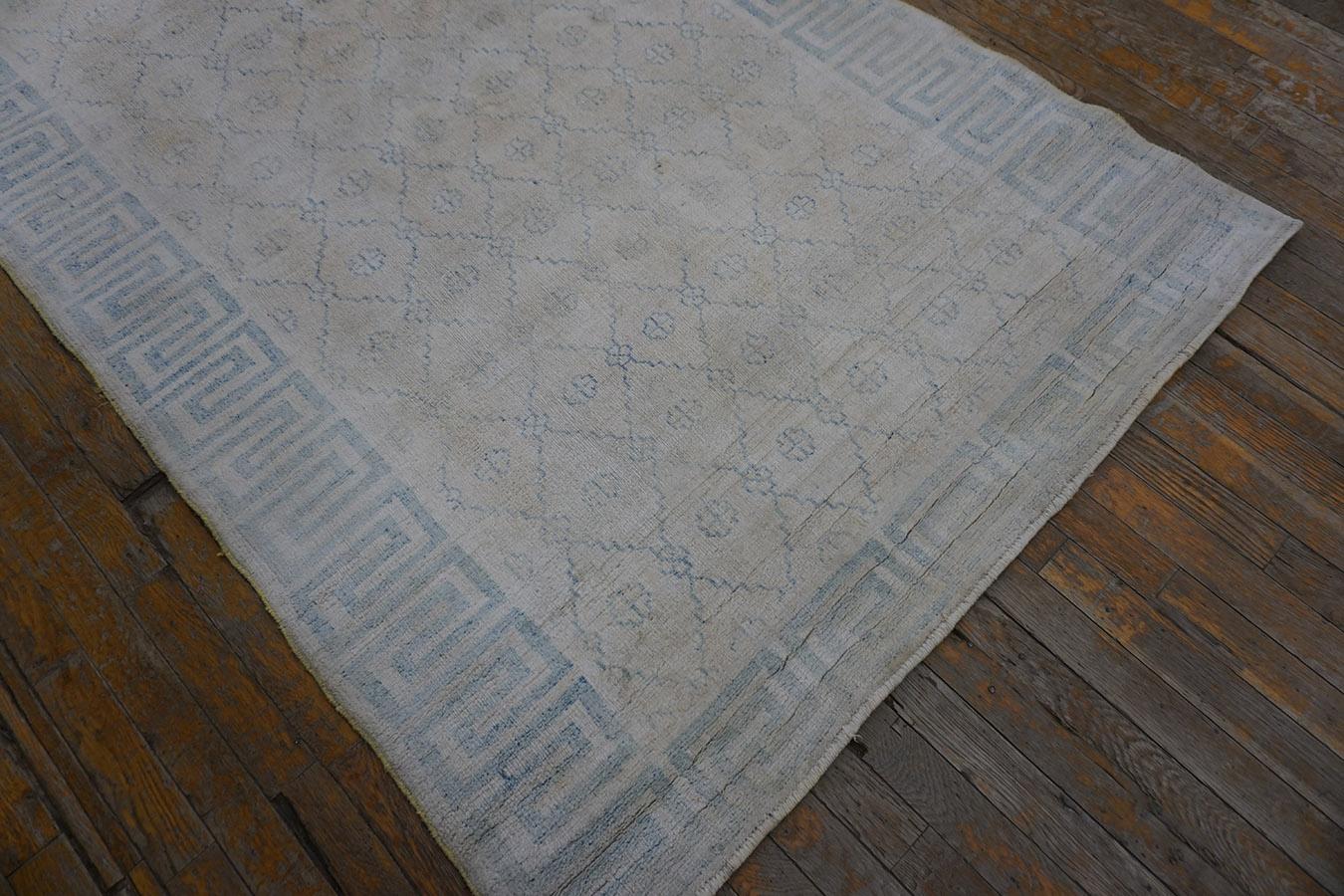 Indischer Agra-Teppich aus Baumwolle des frühen 20. Jahrhunderts ( 4'' x 6''6 - 122 x 198) im Angebot 1