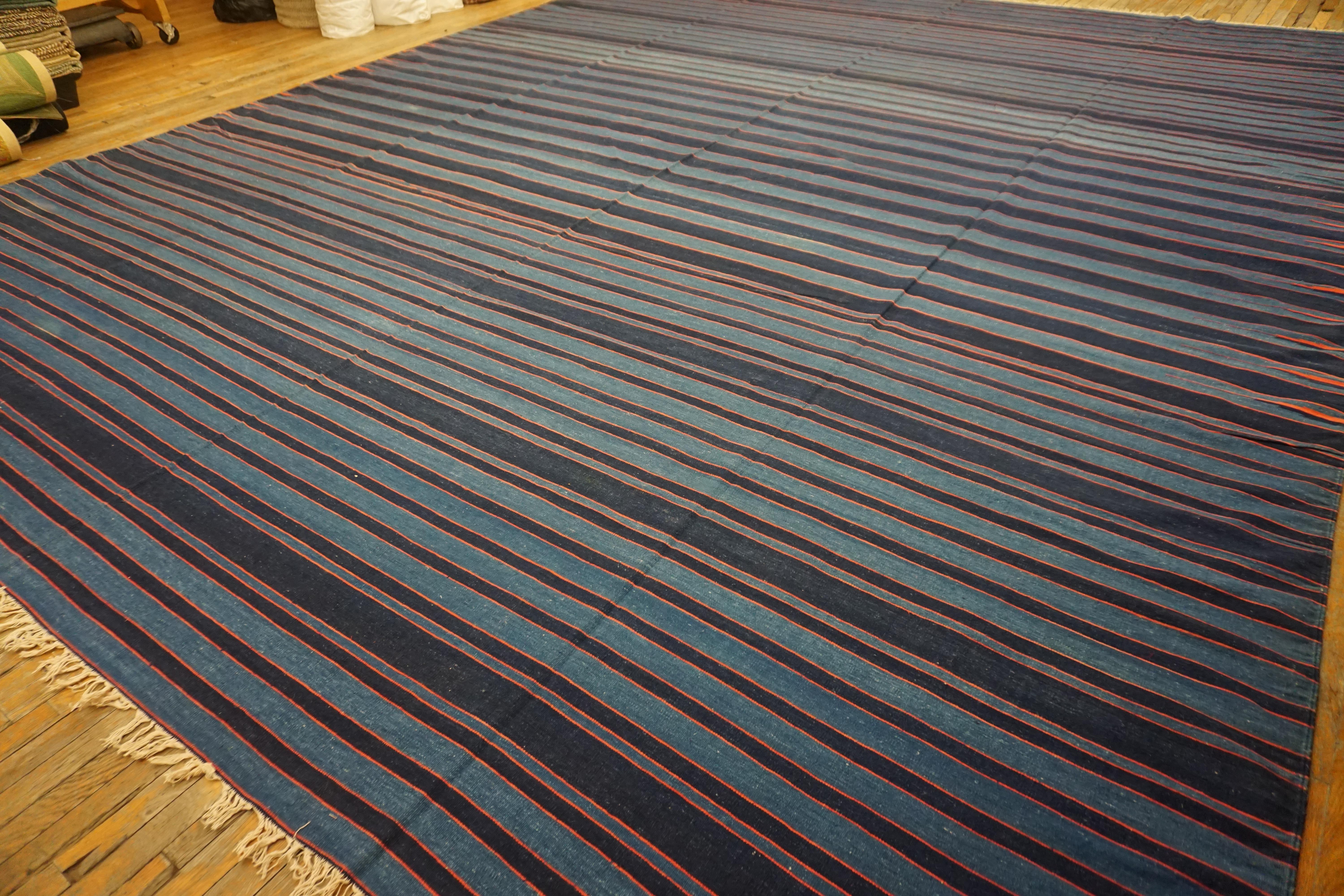 Indischer Dhurrie-Teppich aus Baumwolle des frühen 20. Jahrhunderts ( 13'9'' x 16'2'' - 420 x 493 ) im Angebot 1