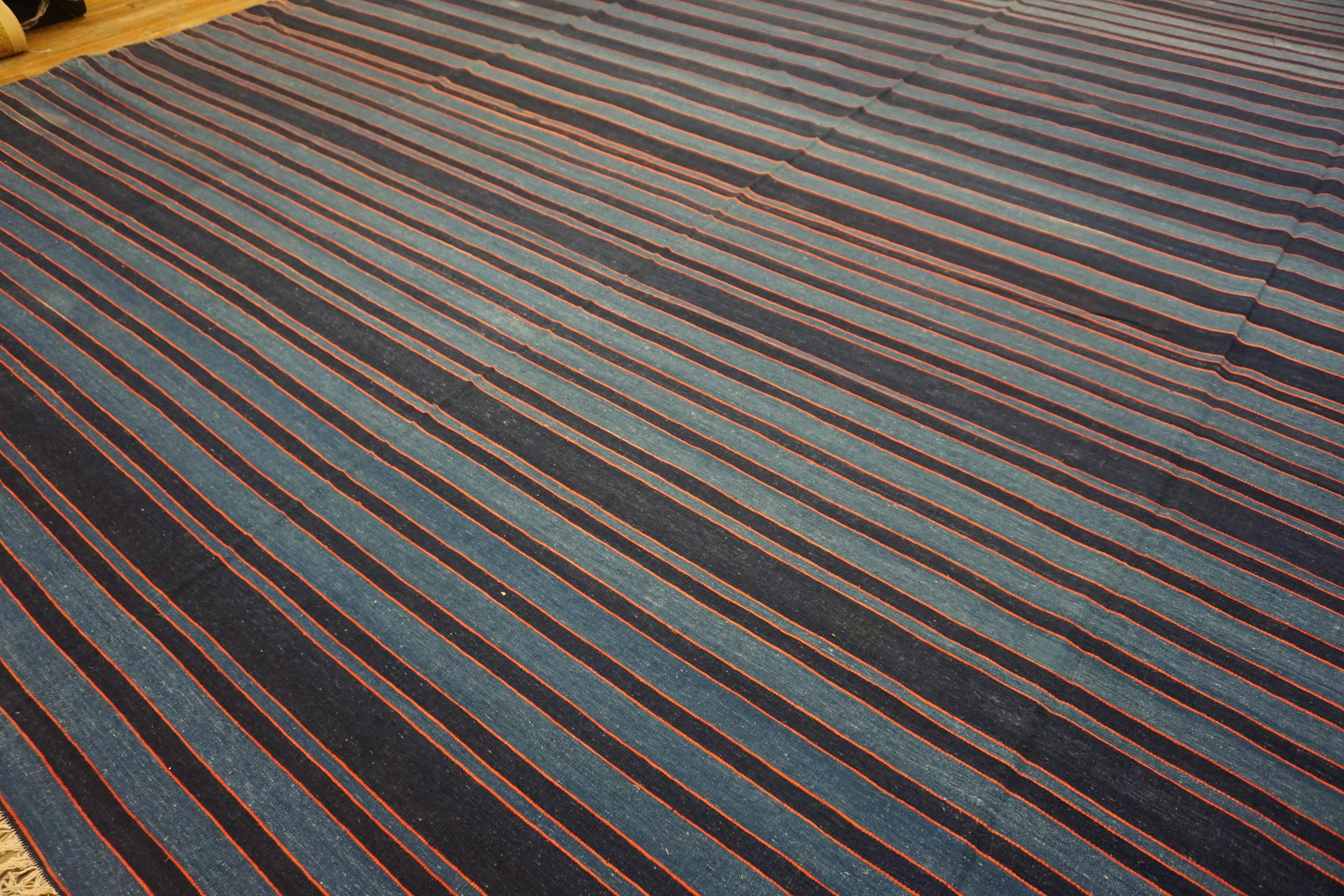 Indischer Dhurrie-Teppich aus Baumwolle des frühen 20. Jahrhunderts ( 13'9'' x 16'2'' - 420 x 493 ) im Angebot 4