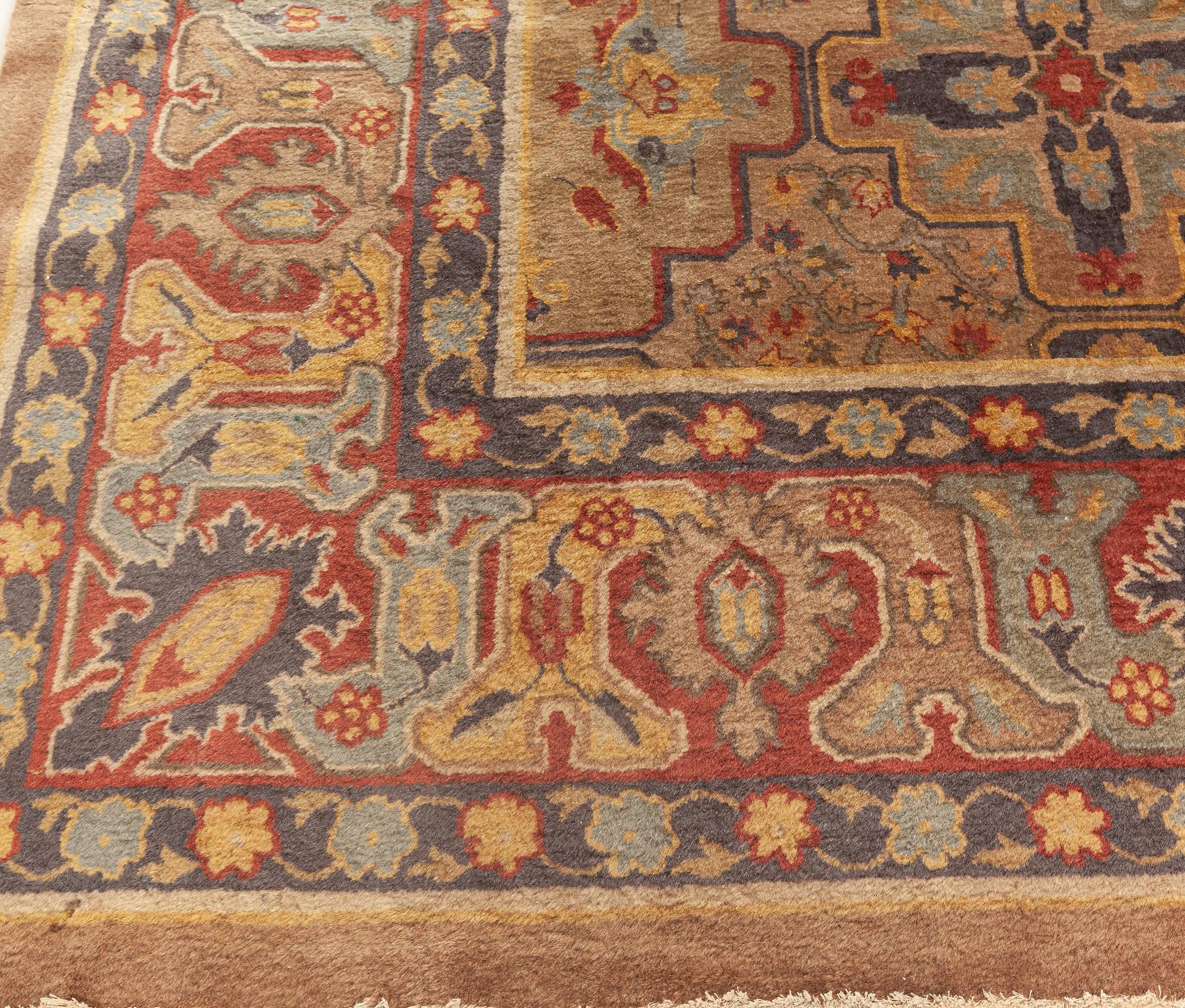 Early 20th Century Indian Handmade Wool Carpet For Sale 2