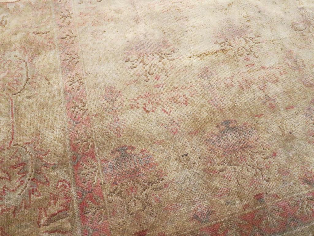 Early 20th Century Indian Lahore Accent Rug (Indisch) im Angebot