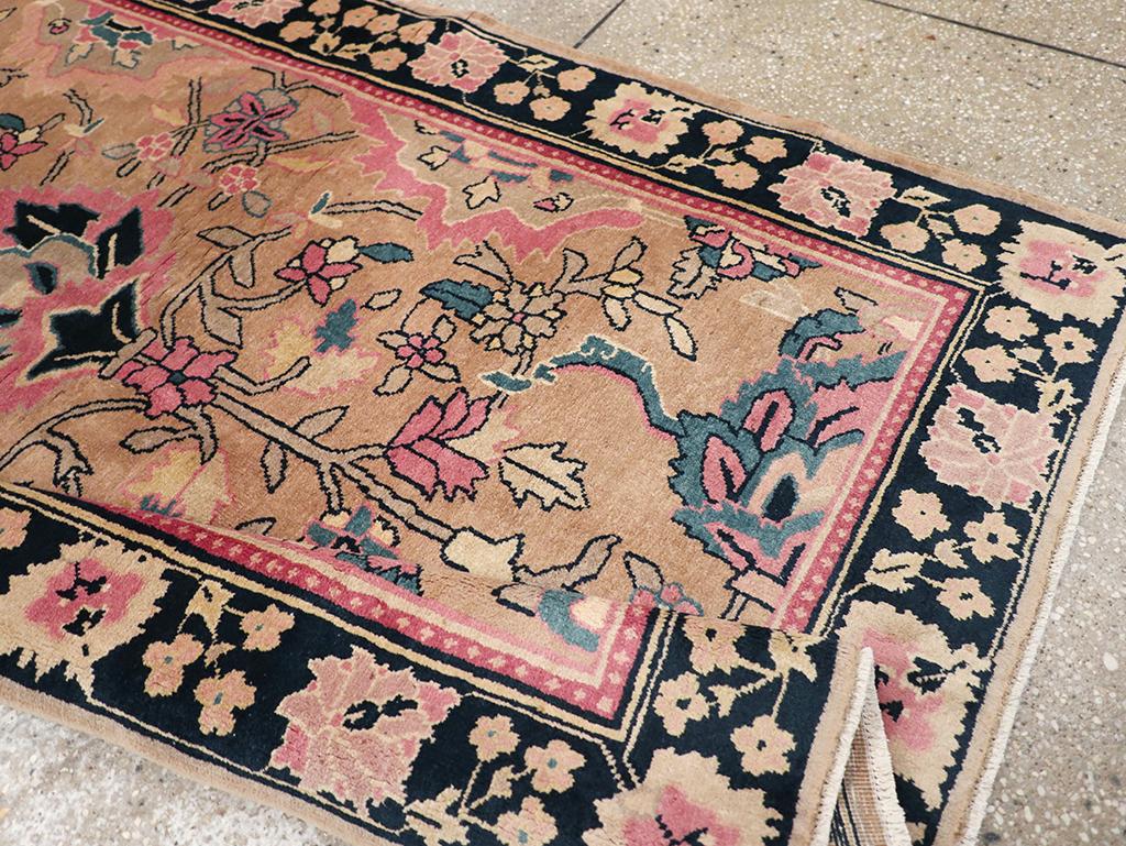 Alfombra de acento india Lahore de principios del siglo XX Lana en venta