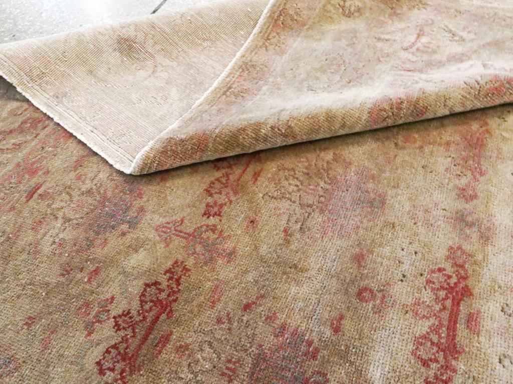 Early 20th Century Indian Lahore Accent Rug (Wolle) im Angebot