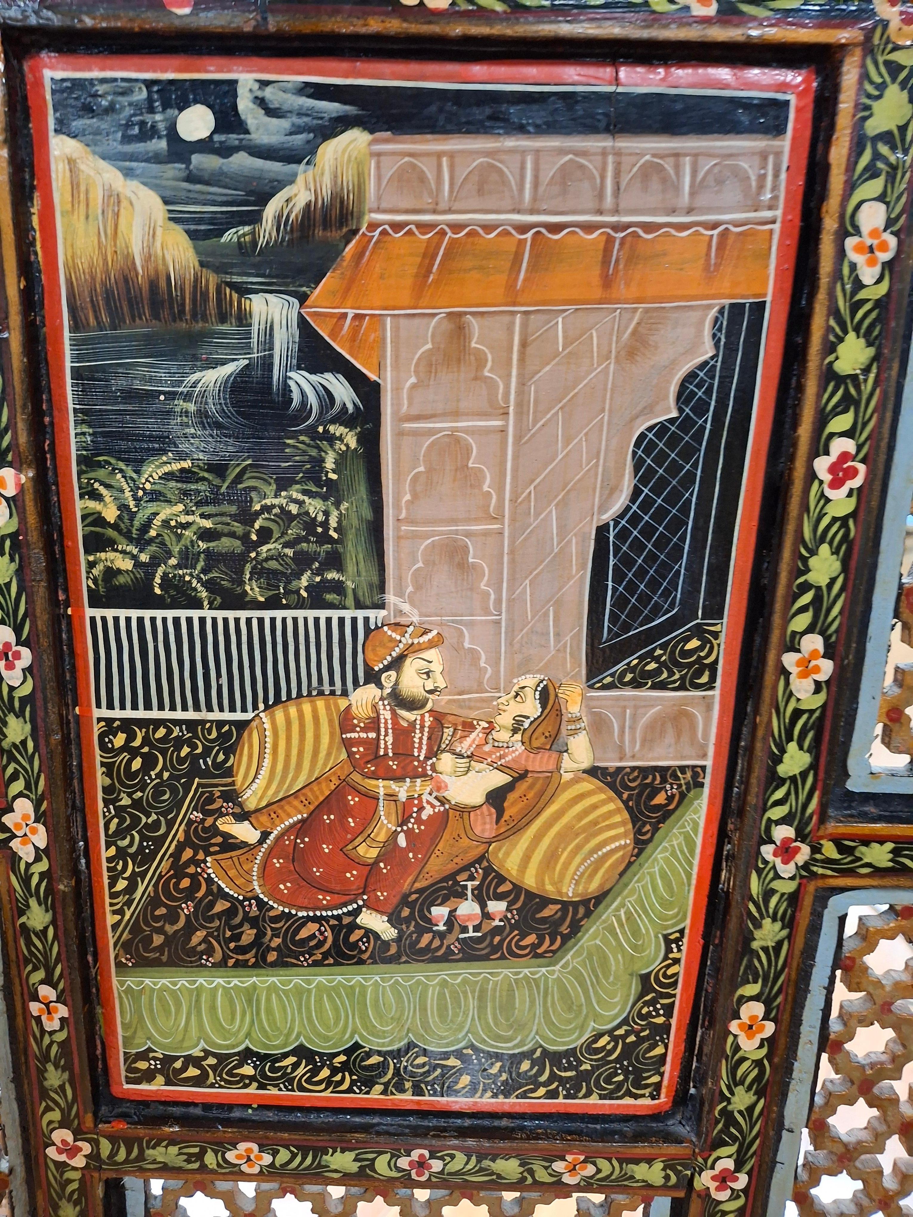Indischer polychromer Raumteiler mit vier Tafeln aus dem frühen 20. Jahrhundert im Angebot 8