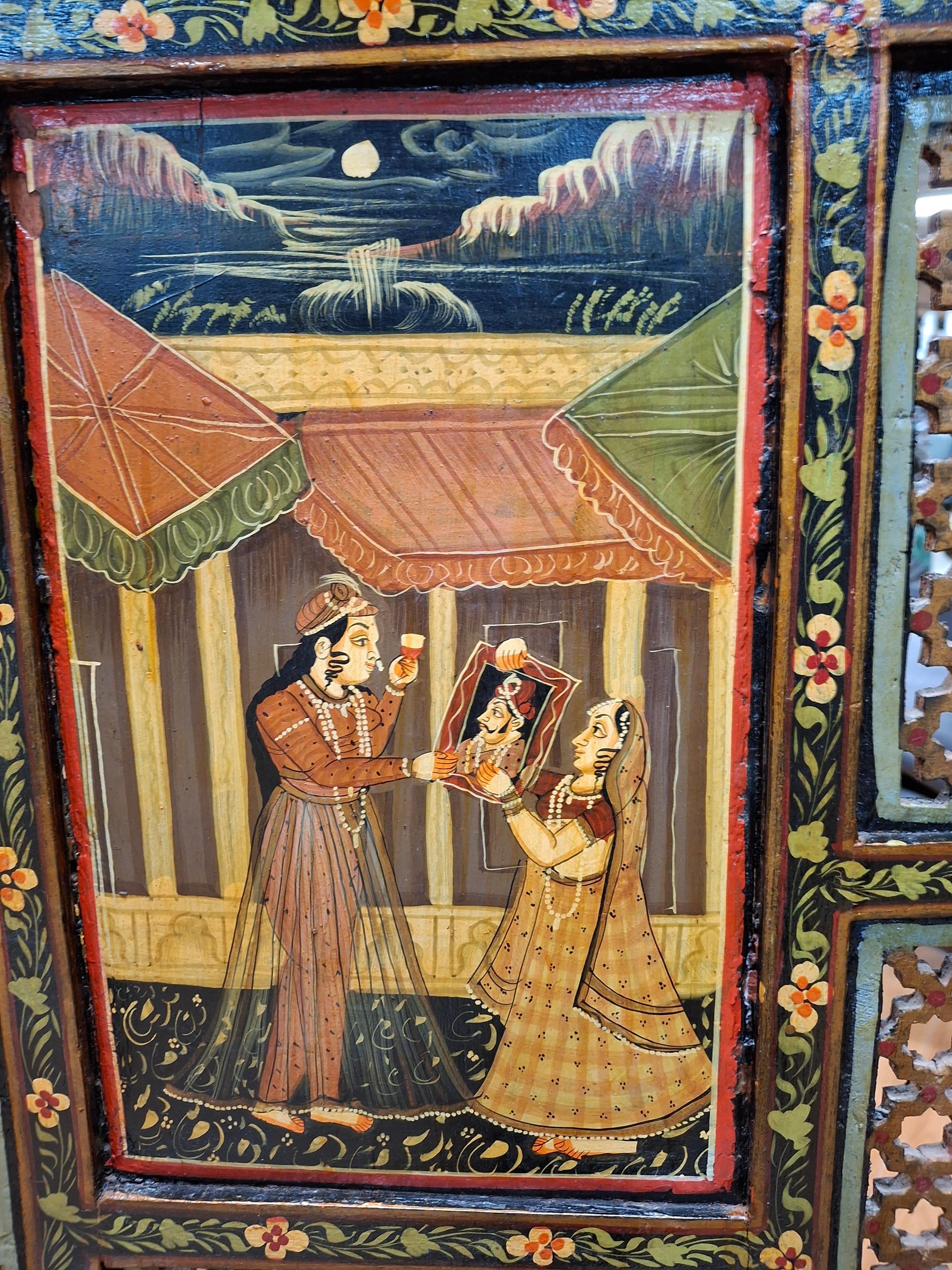 Indischer polychromer Raumteiler mit vier Tafeln aus dem frühen 20. Jahrhundert im Angebot 9