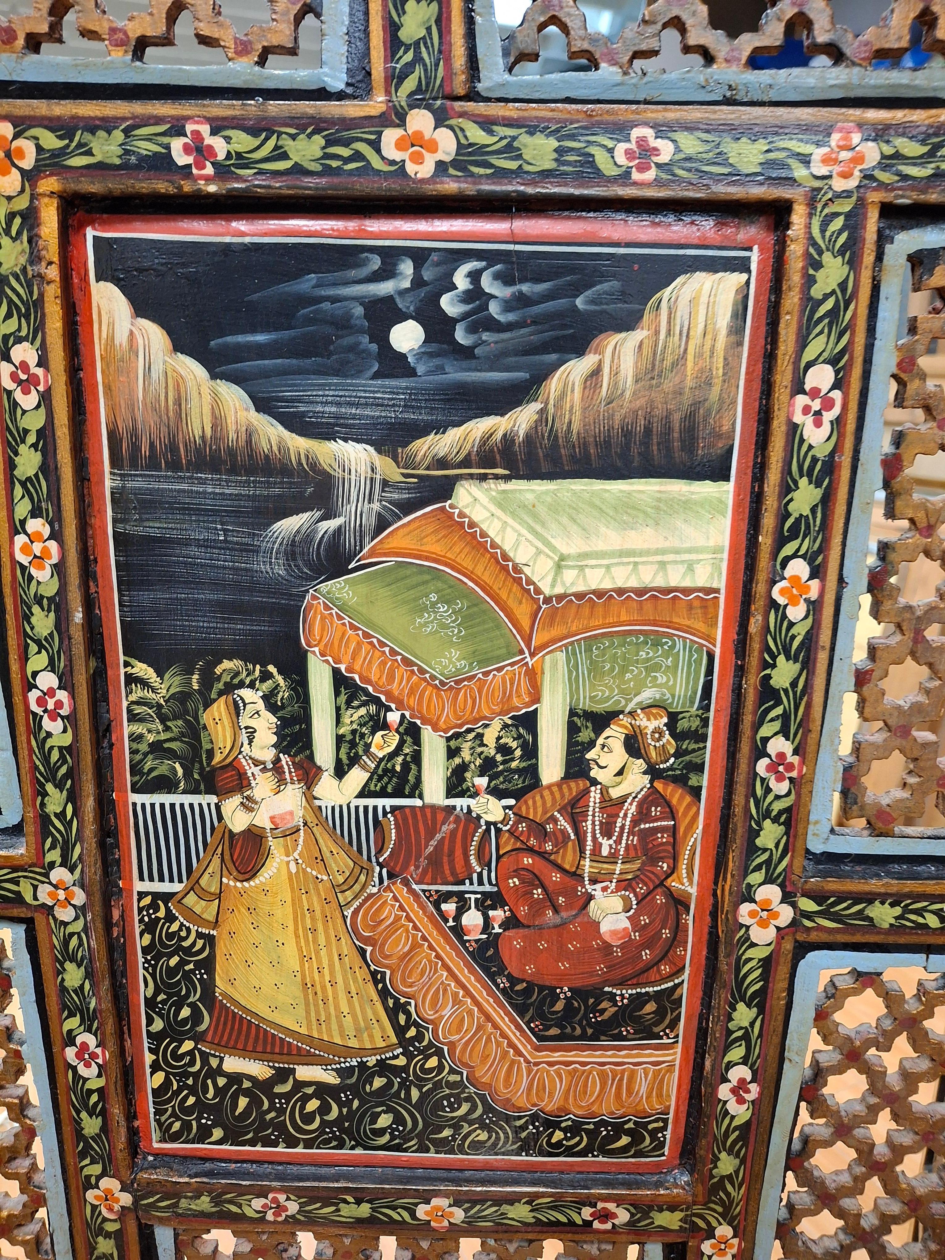 Indischer polychromer Raumteiler mit vier Tafeln aus dem frühen 20. Jahrhundert im Angebot 5