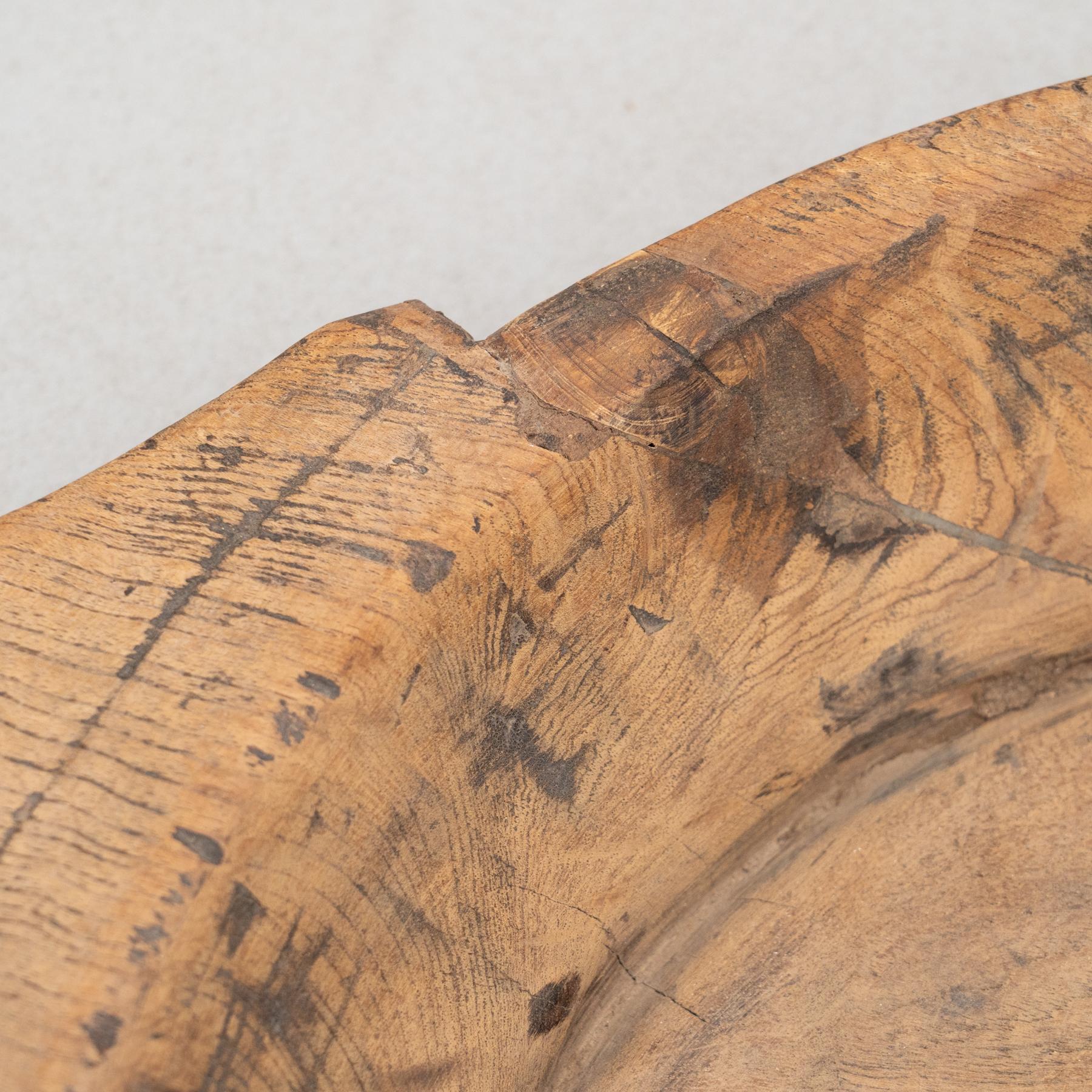 Early 20th Century Indian Traditional Wooden Hand Made Plate For Sale 8