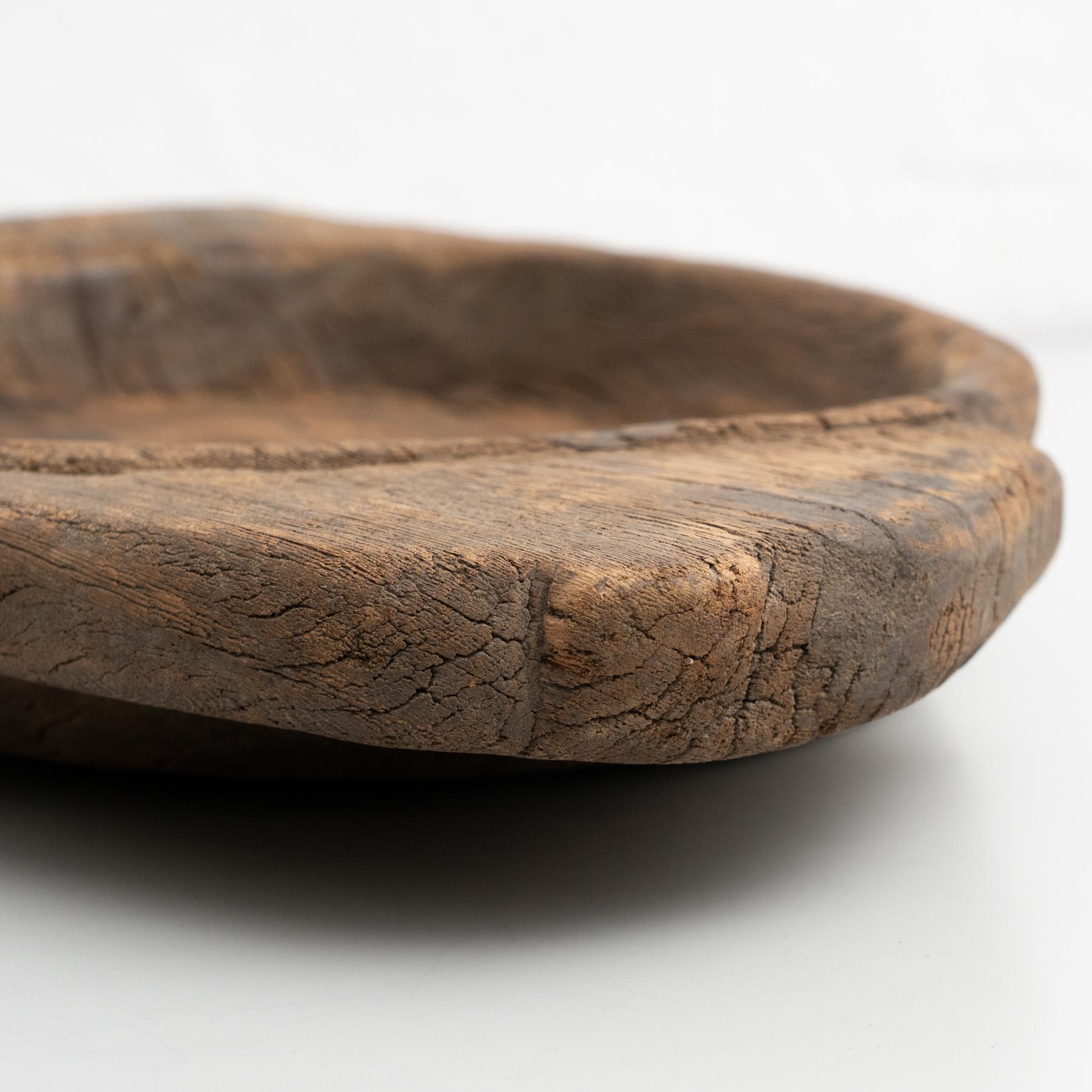 Early 20th Century Indian Traditional Wooden Hand Made Plate For Sale 8