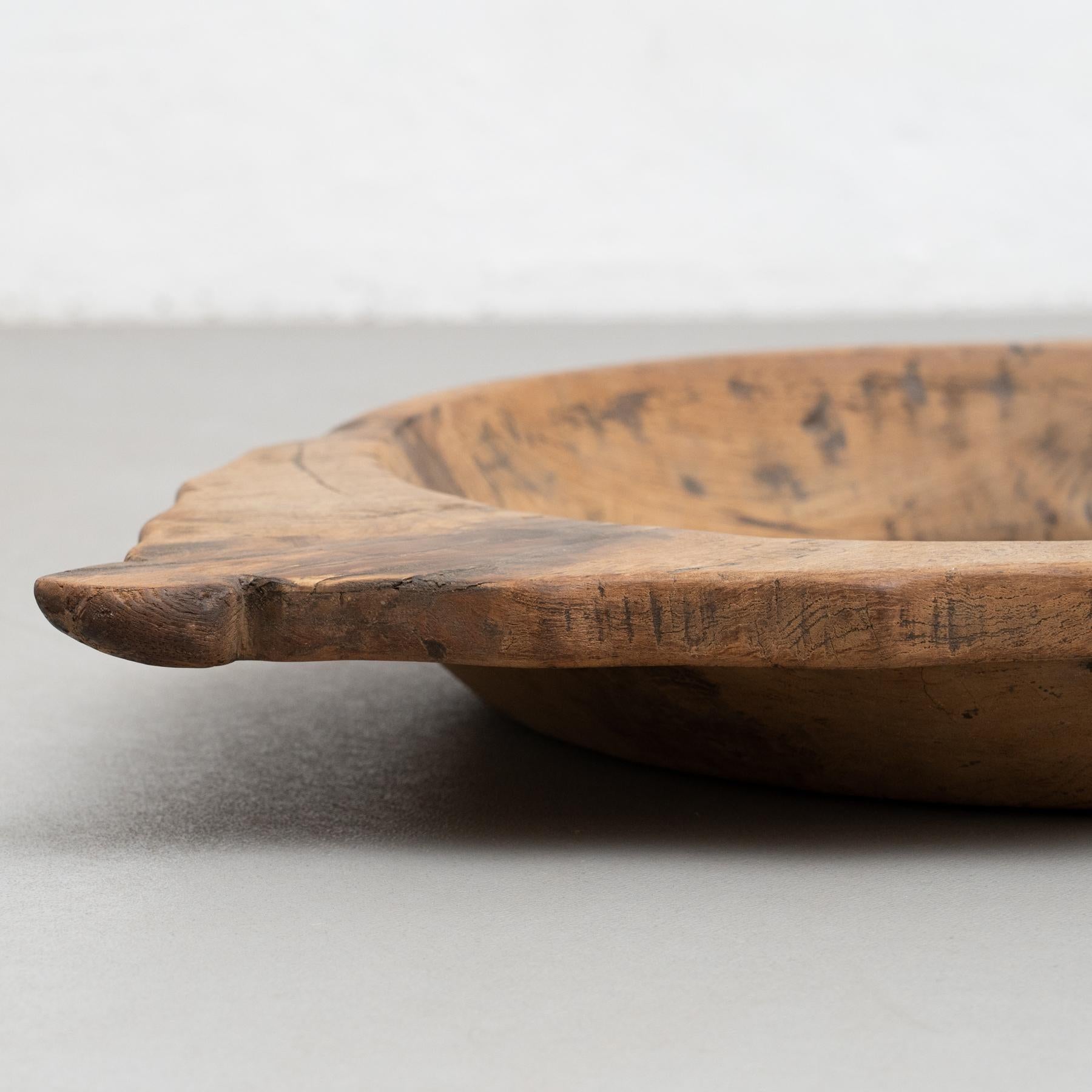 Early 20th Century Indian Traditional Wooden Hand Made Plate For Sale 10