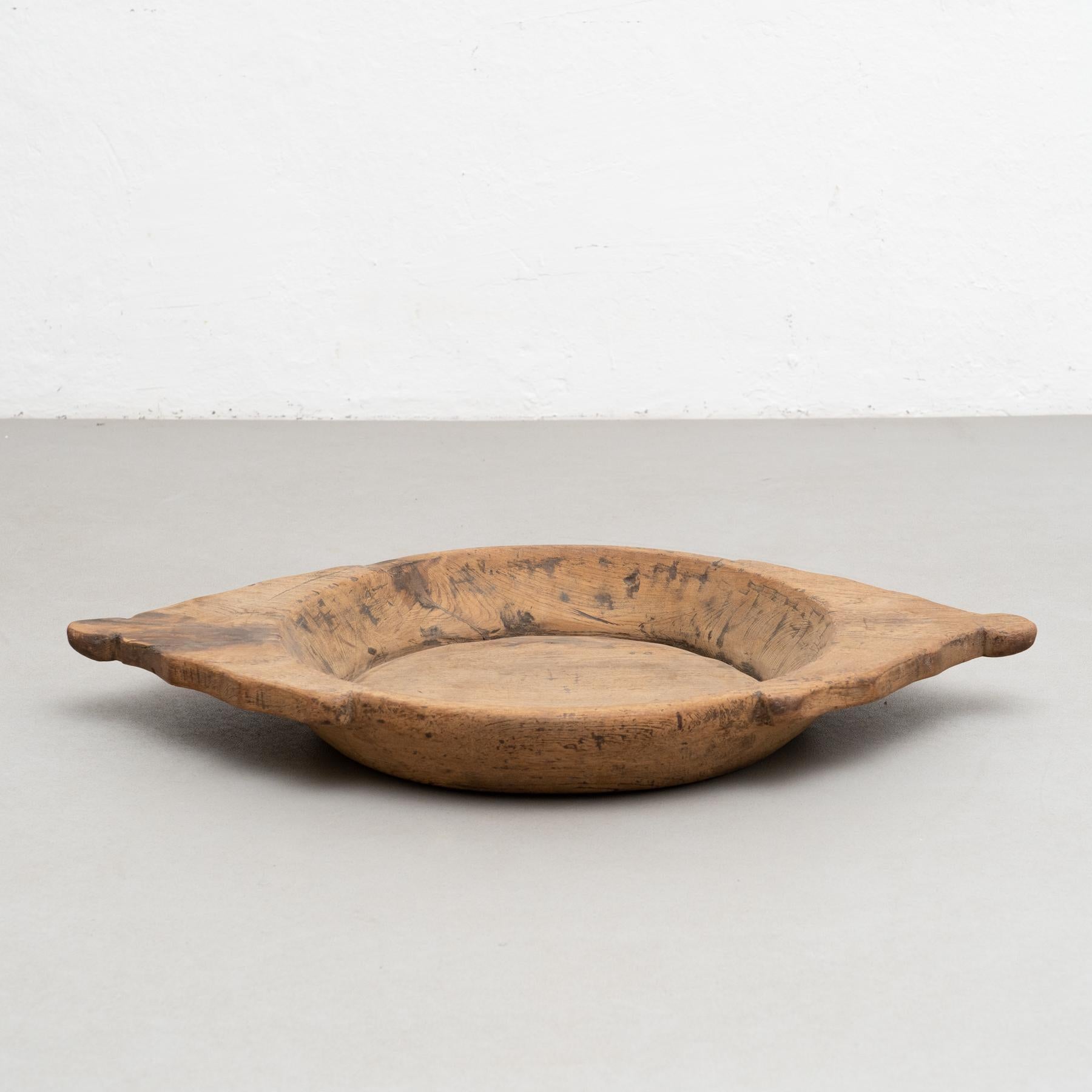 Early 20th Century Indian Traditional Wooden Hand Made Plate For Sale 1