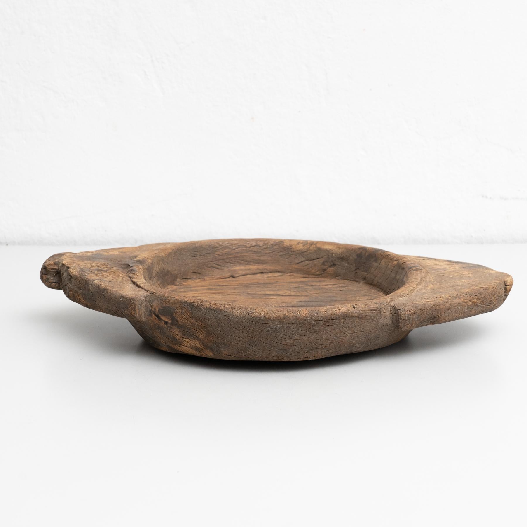 Early 20th Century Indian Traditional Wooden Hand Made Plate For Sale 1