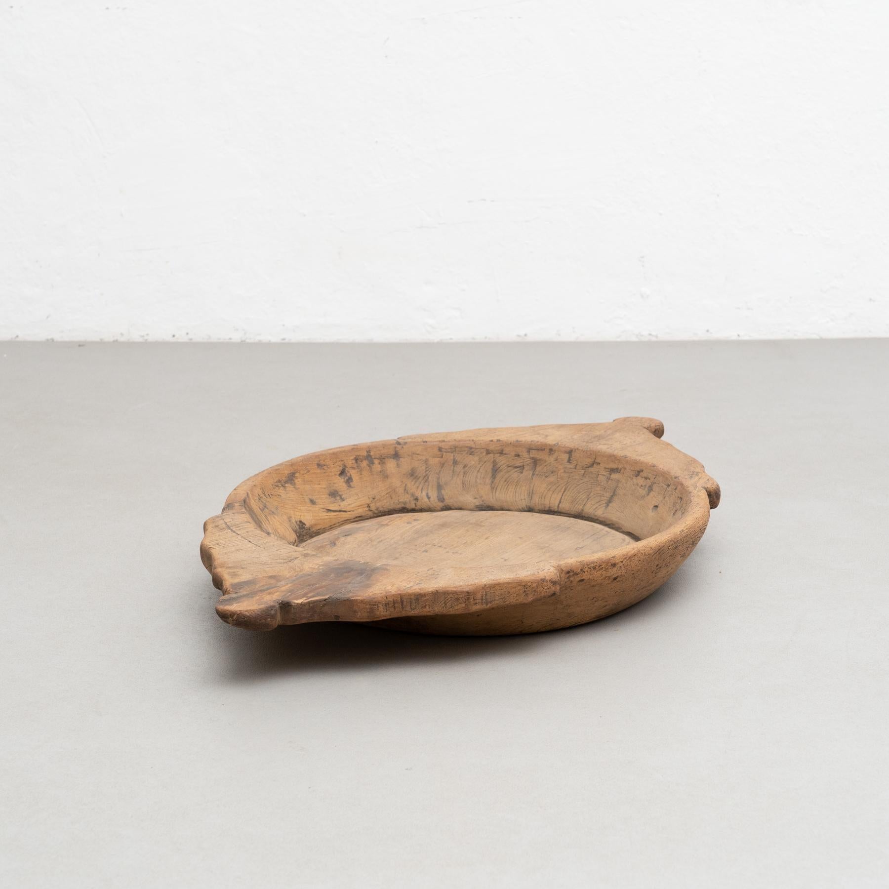 Early 20th Century Indian Traditional Wooden Hand Made Plate For Sale 2