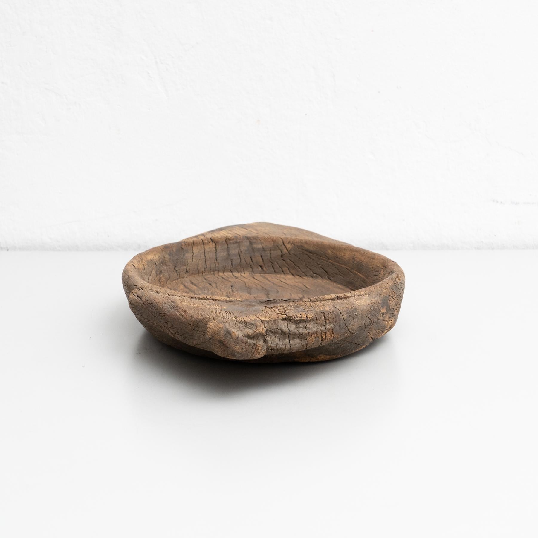 Early 20th Century Indian Traditional Wooden Hand Made Plate For Sale 2