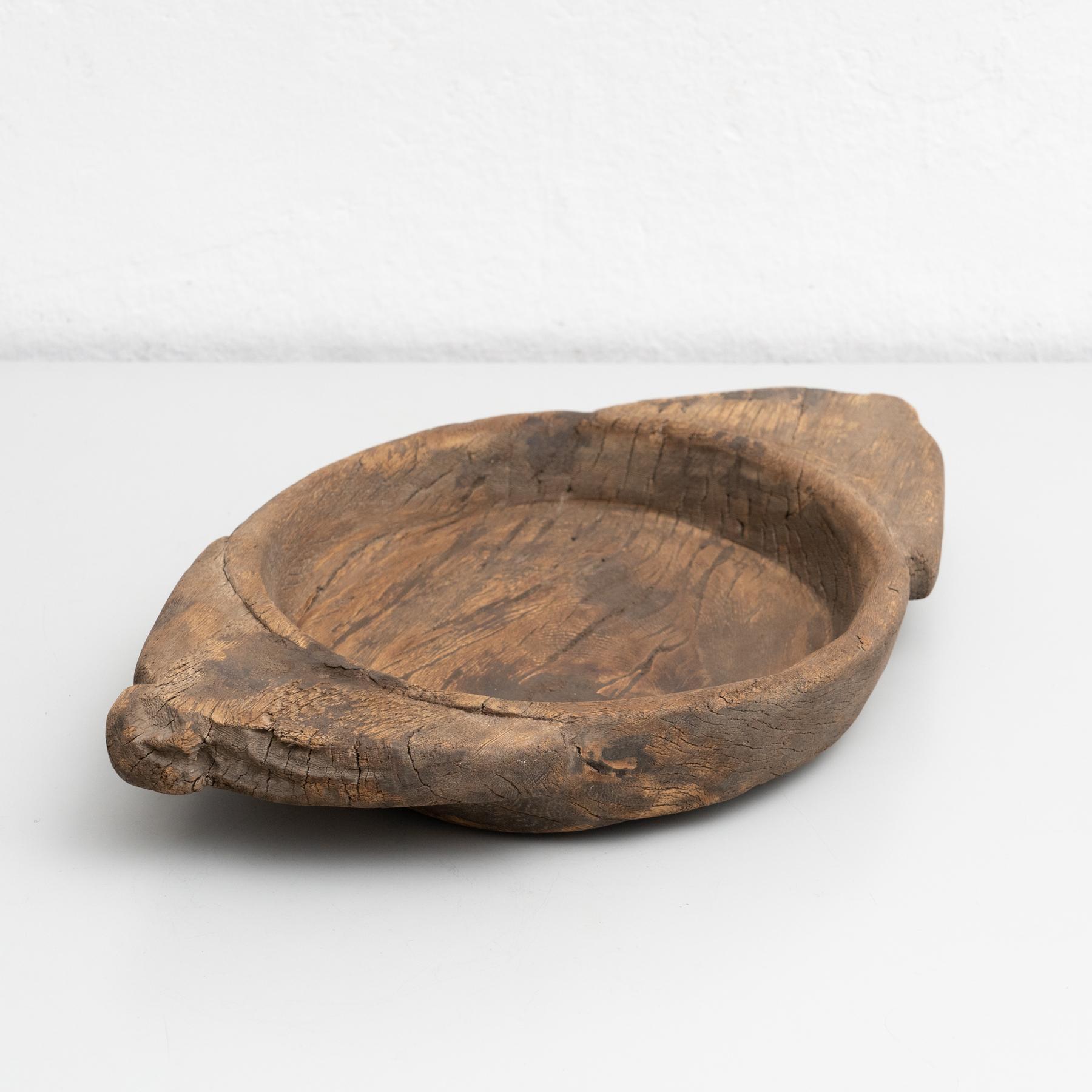 Early 20th Century Indian Traditional Wooden Hand Made Plate For Sale 3