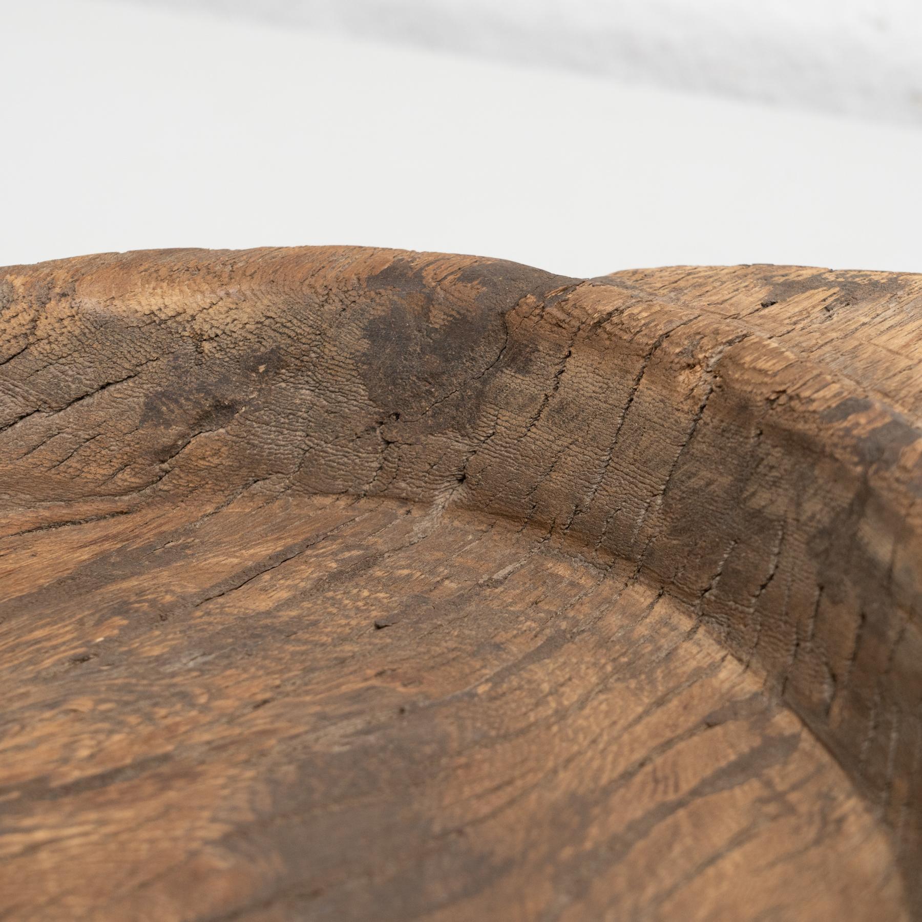 Early 20th Century Indian Traditional Wooden Hand Made Plate For Sale 5
