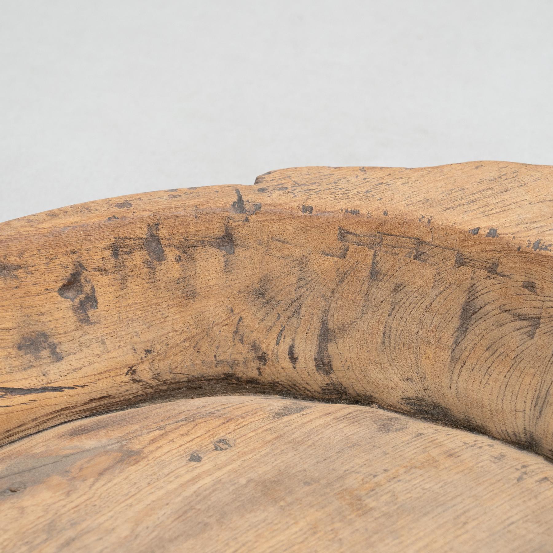 Indischer traditioneller Holzteller des frühen 20. Jahrhunderts, handgefertigt im Angebot 5