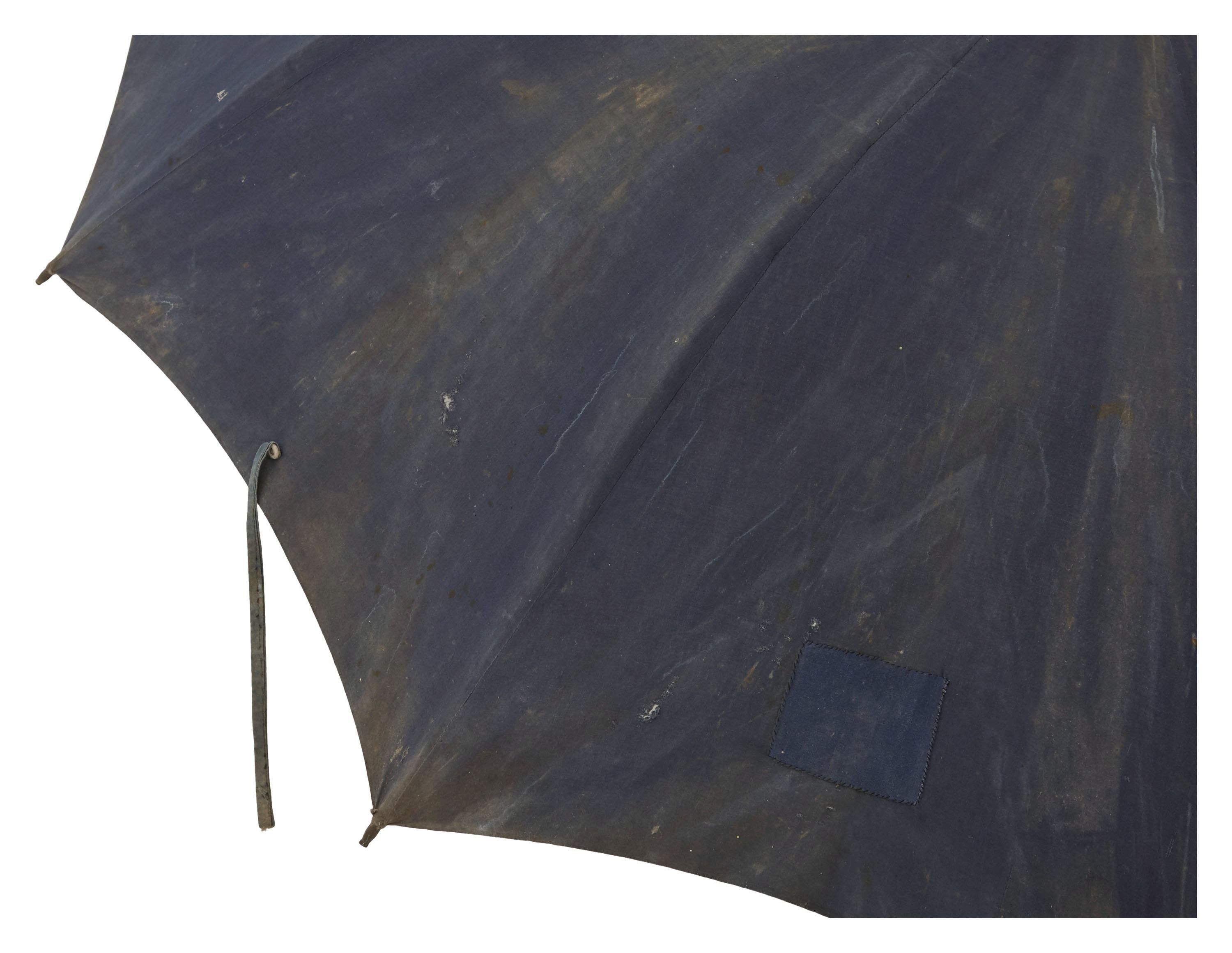 Early 20th Century Indigo Canvas Umbrella In Good Condition For Sale In Chicago, IL