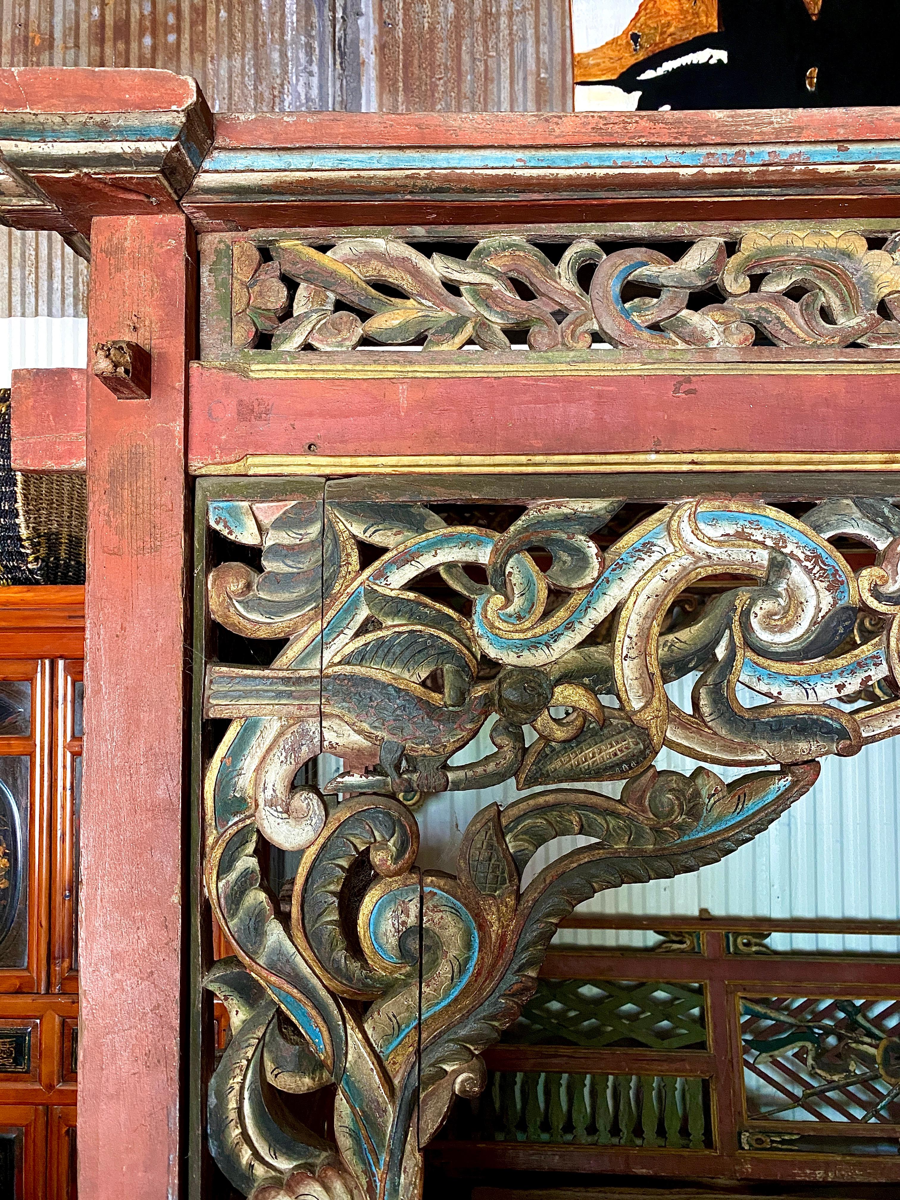 Early 20th Century Indonesian Ceremonial Wedding Bed In Distressed Condition For Sale In Mount Pleasant, SC