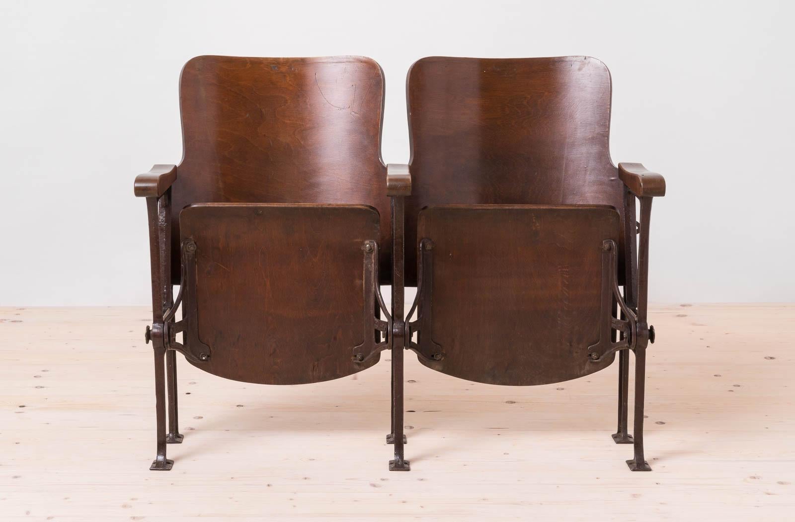 Asiento de biblioteca industrial plegable doble de principios del siglo XX, hierro fundido, madera curvada en Bueno Estado en Wrocław, Poland
