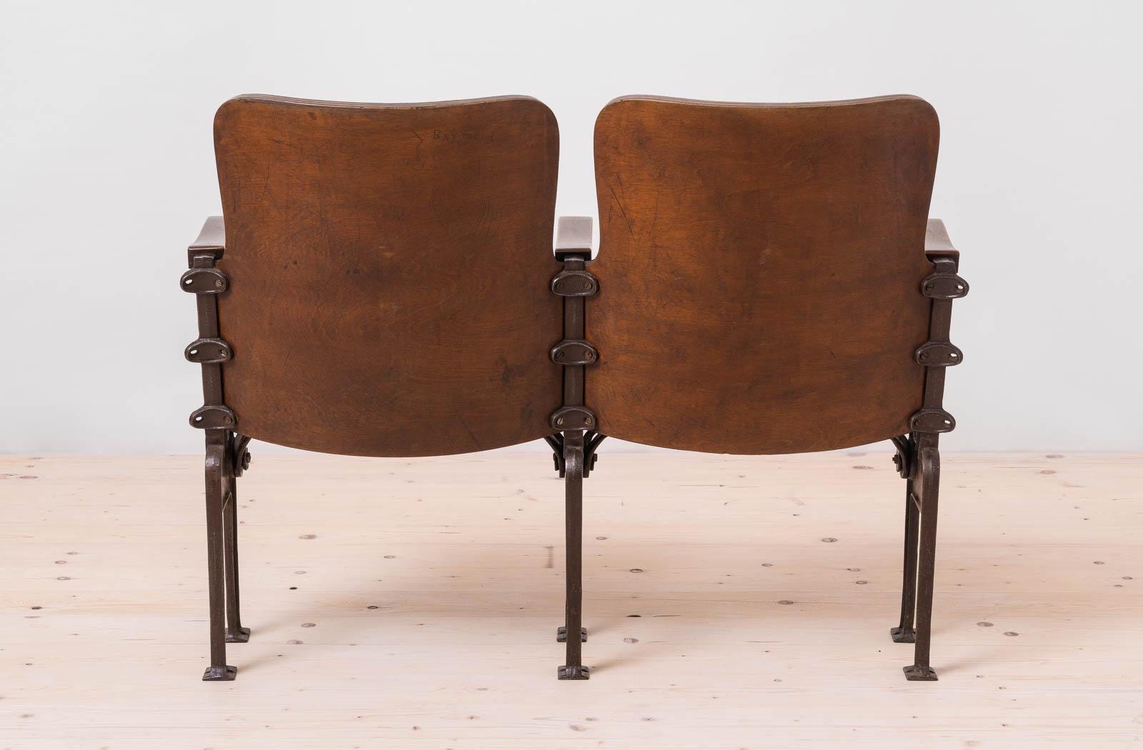Asiento de biblioteca industrial plegable doble de principios del siglo XX, hierro fundido, madera curvada 4