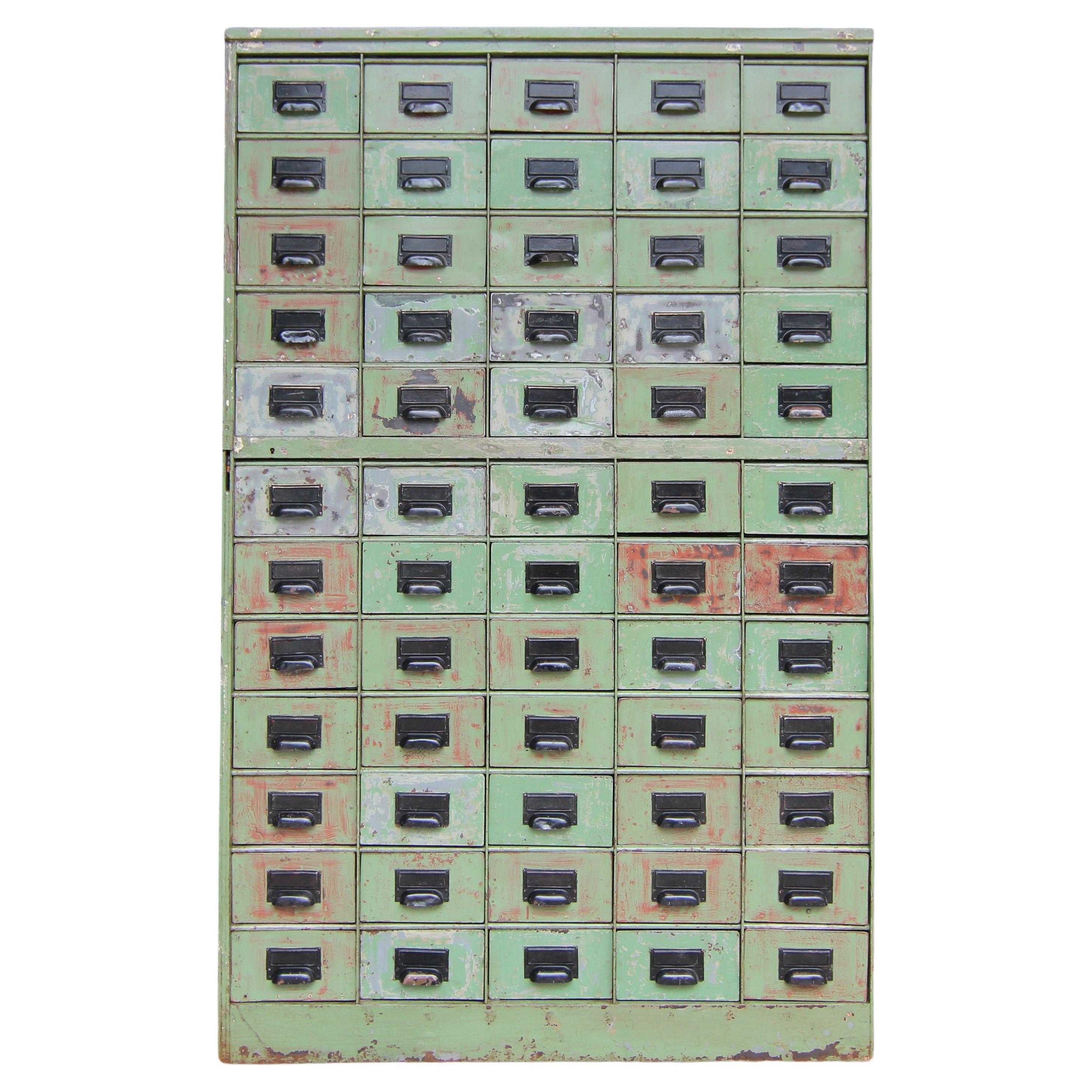 Cassettiera industriale in metallo dei primi del Novecento