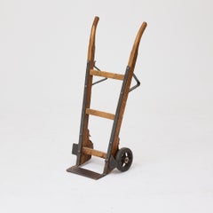 Carrello a mano industriale in legno e ferro dei primi anni del XX secolo
