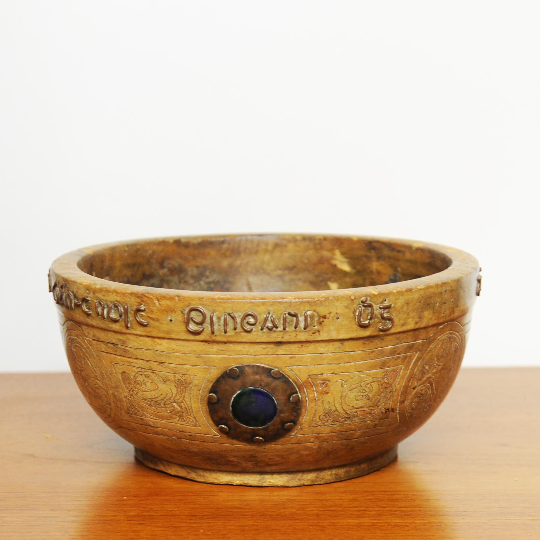Early 20th Century Irish Arts and Crafts Turned Treen Celtic Bowl, 1910 For Sale 2