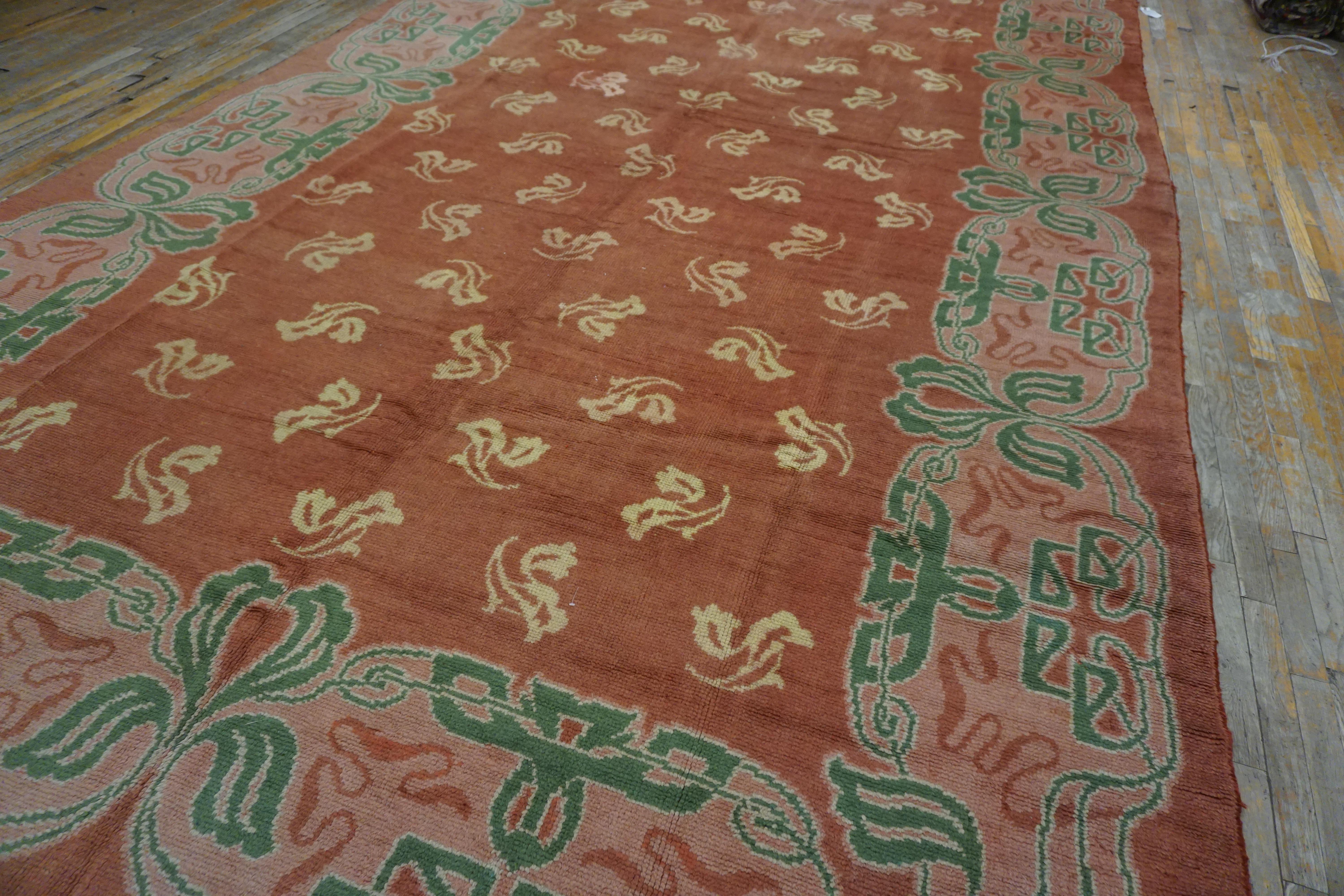 Early 20th  Century Irish Donegal Arts & Crafts Carpet ( 10' x 17' - 305 x 518 ) For Sale 3
