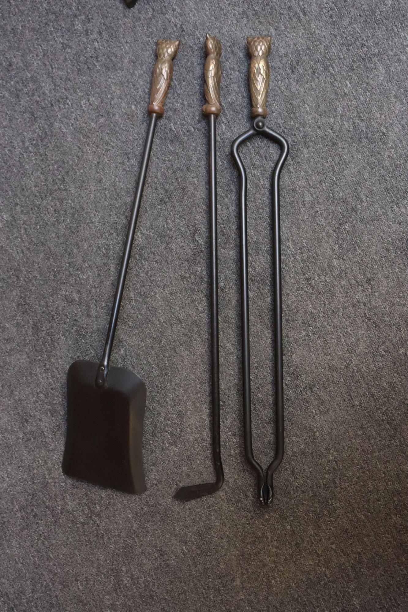Early 20th Century Iron Fire Tool Set with Cast Brass Owl Form Handles For Sale 2