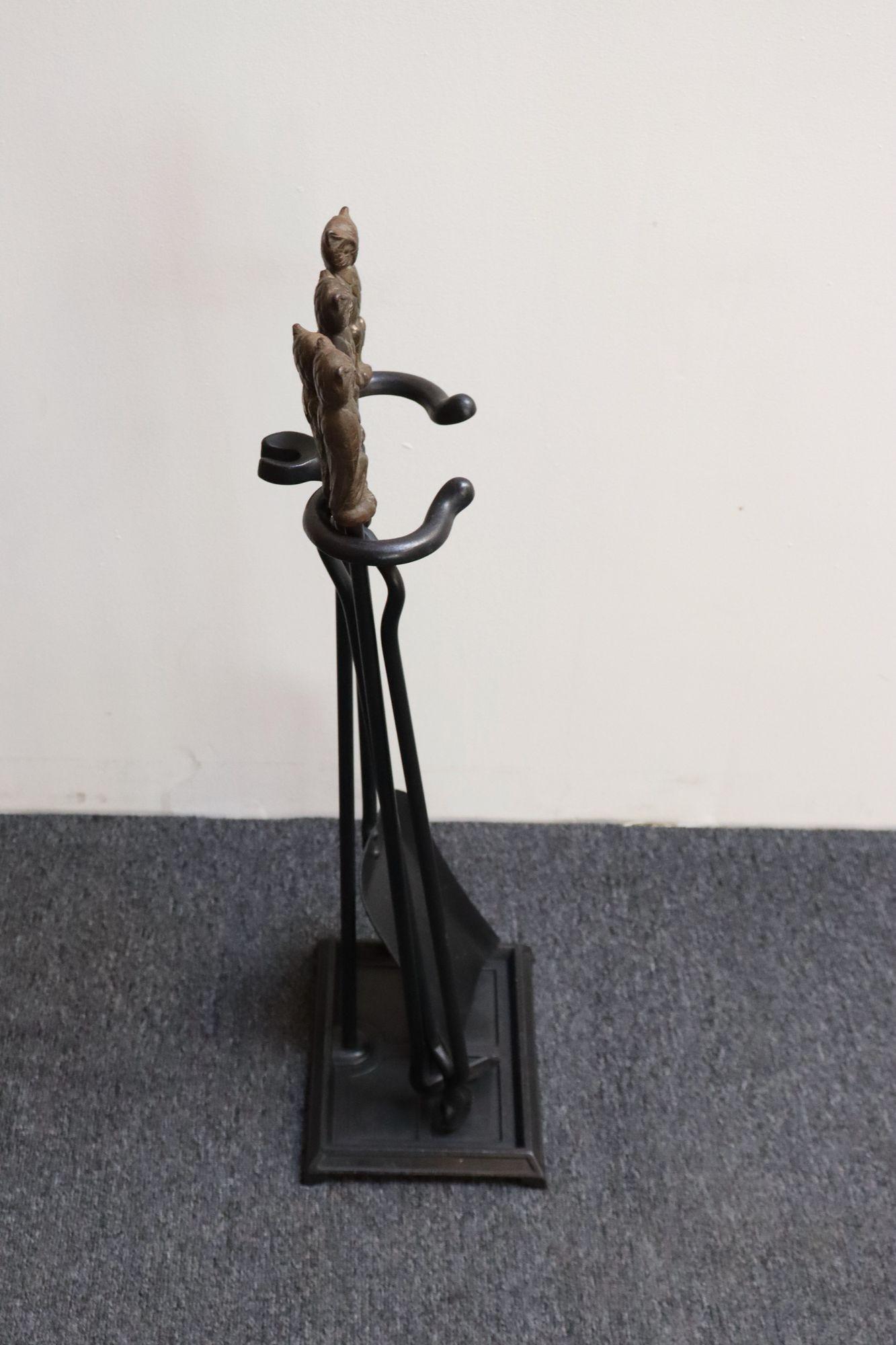Early 20th Century Iron Fire Tool Set with Cast Brass Owl Form Handles In Distressed Condition For Sale In Brooklyn, NY