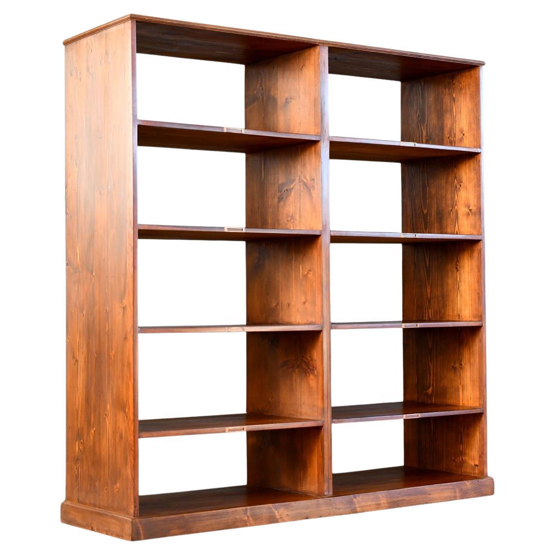 Scaffali in ferro dei primi del Novecento, circa 1910