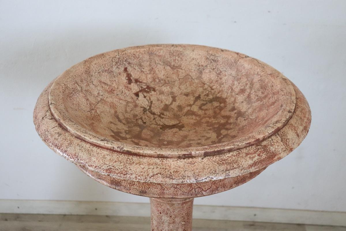 Early 20th Century Italian Antique Hand Carved Stone Tub Holy Water Font In Good Condition For Sale In Casale Monferrato, IT