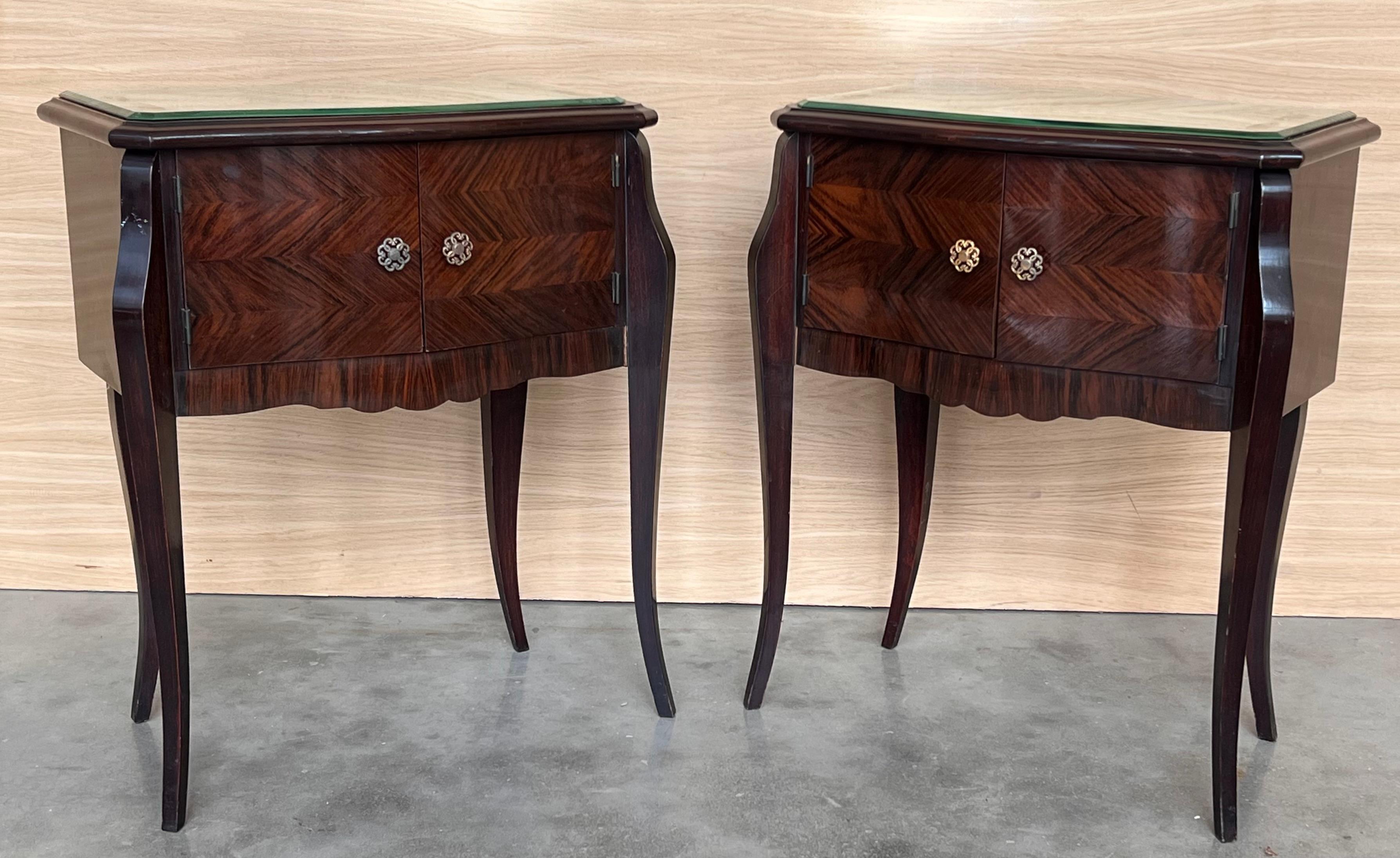 Early 20th Century Italian Art Deco Pair of Bedside Tables in Mahogany For Sale 2