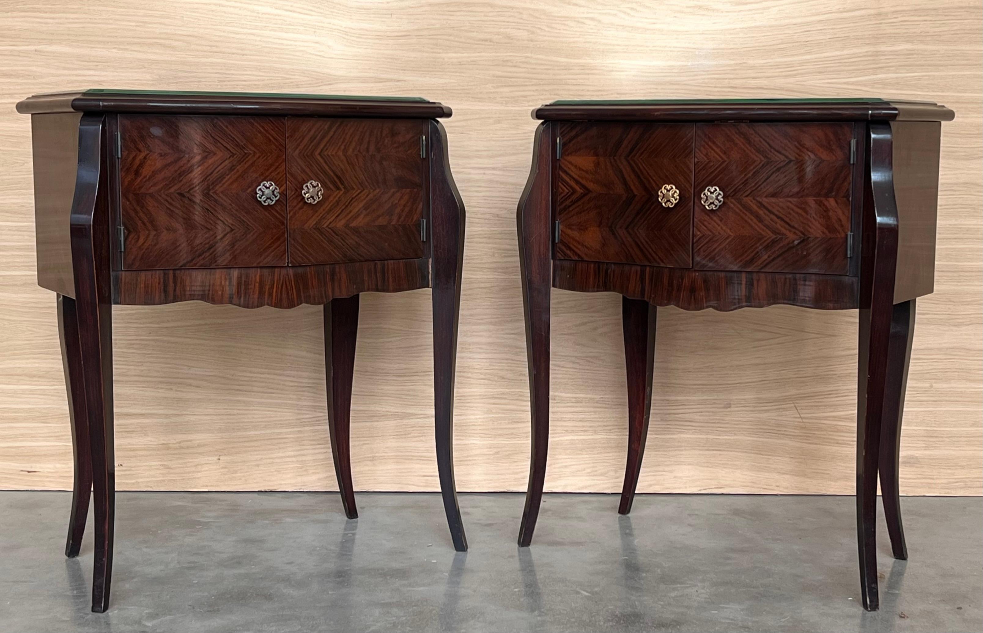 Early 20th Century Italian Art Deco Pair of Bedside Tables in Mahogany For Sale 3