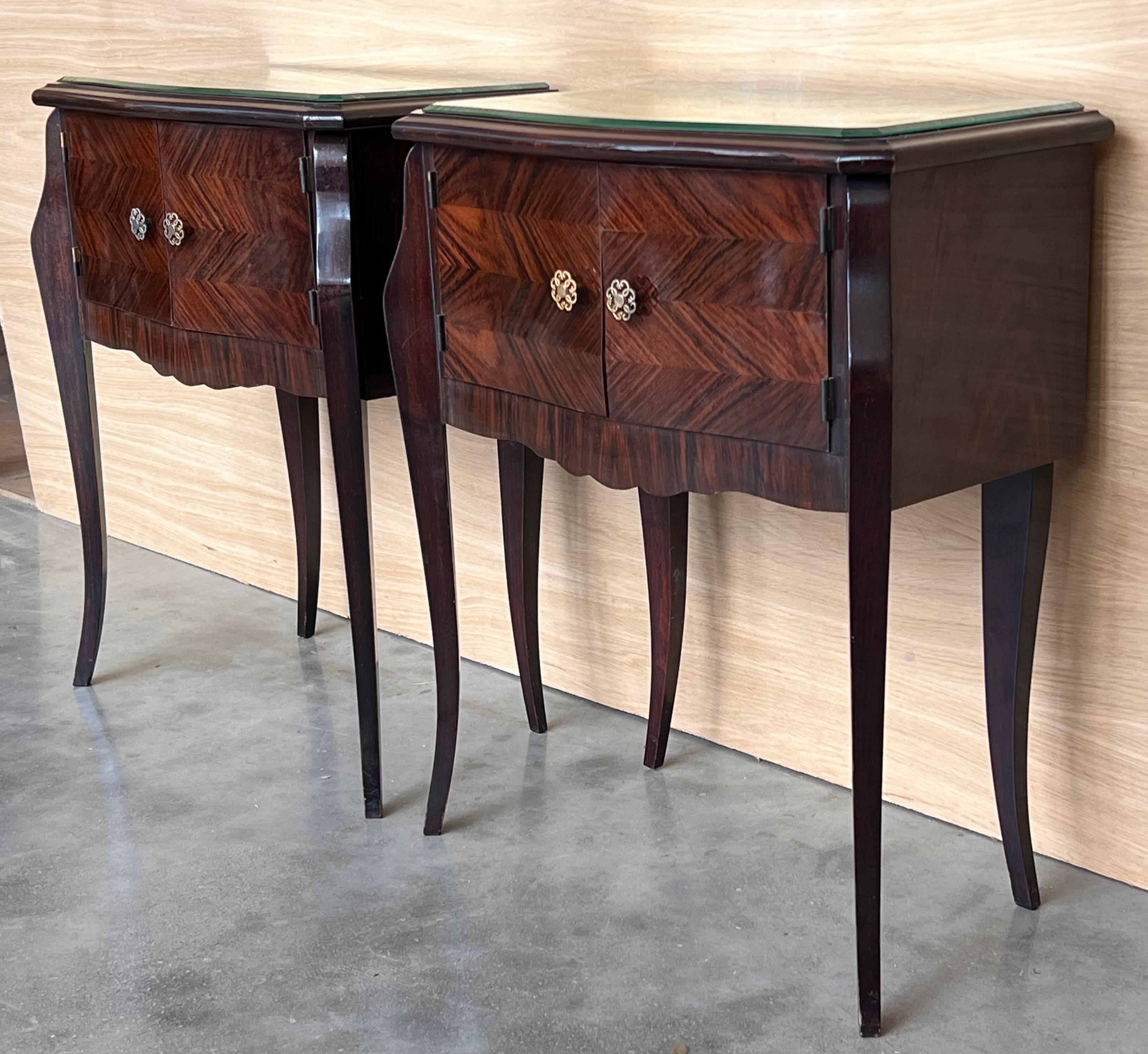 Early 20th Century Italian Art Deco Pair of Bedside Tables in Mahogany For Sale 4
