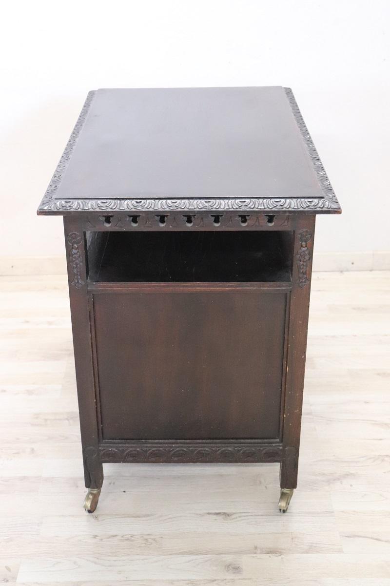Early 20th century Italian Bar Cart on Wheels in Beech Wood In Good Condition For Sale In Casale Monferrato, IT