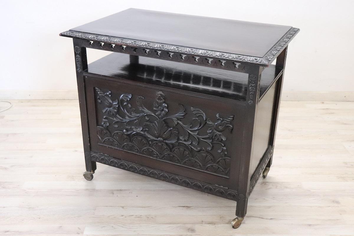 20th Century Early 20th century Italian Bar Cart on Wheels in Beech Wood For Sale