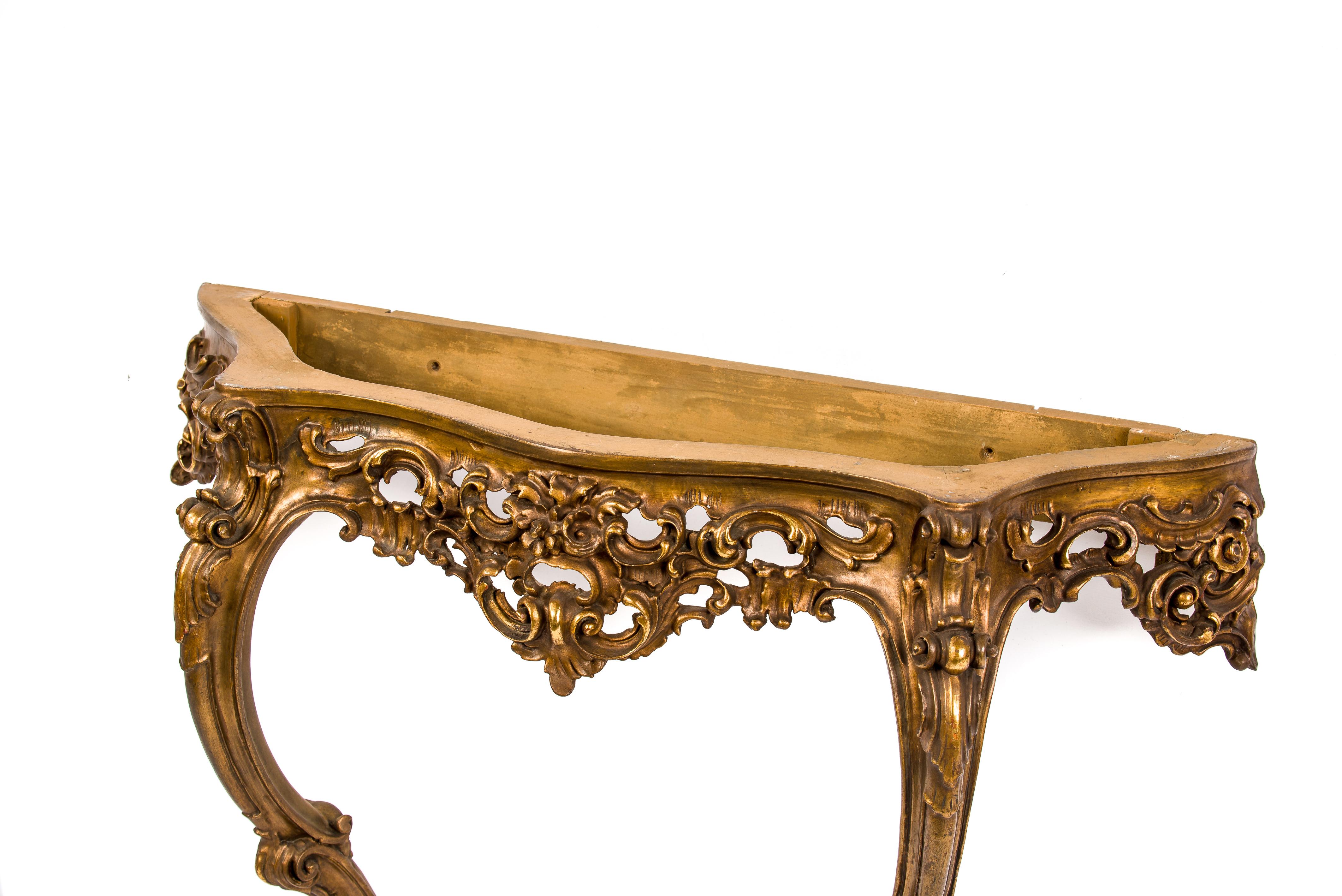 Early 20th Century Italian Baroque Carved Giltwood Console Table with Mirror For Sale 8
